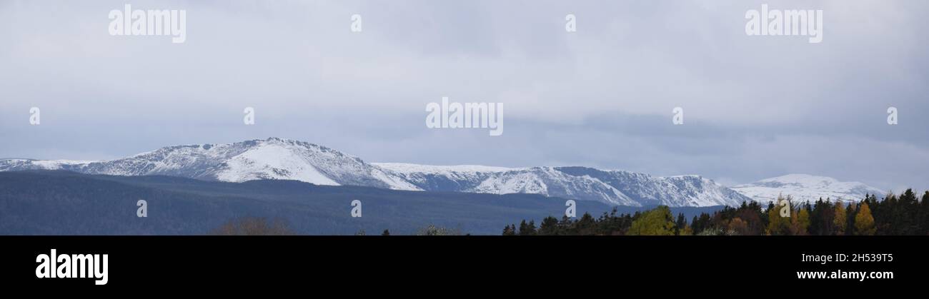 Dammi un colpo verso le montagne Foto Stock
