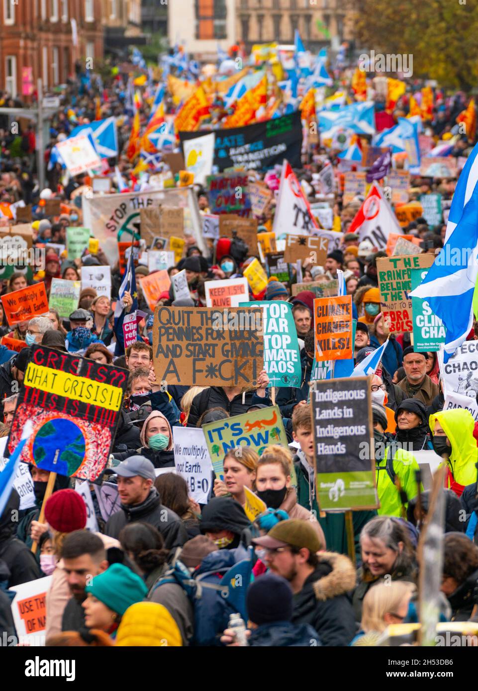 Glasgow, Scozia, Regno Unito. 6 novembre 2021. Giornata globale d'azione per la giustizia climatica marcia che si svolge nel centro di Glasgow. , Scozia, Regno Unito. PIC; Iain Masterton/Alamy Live News. Foto Stock
