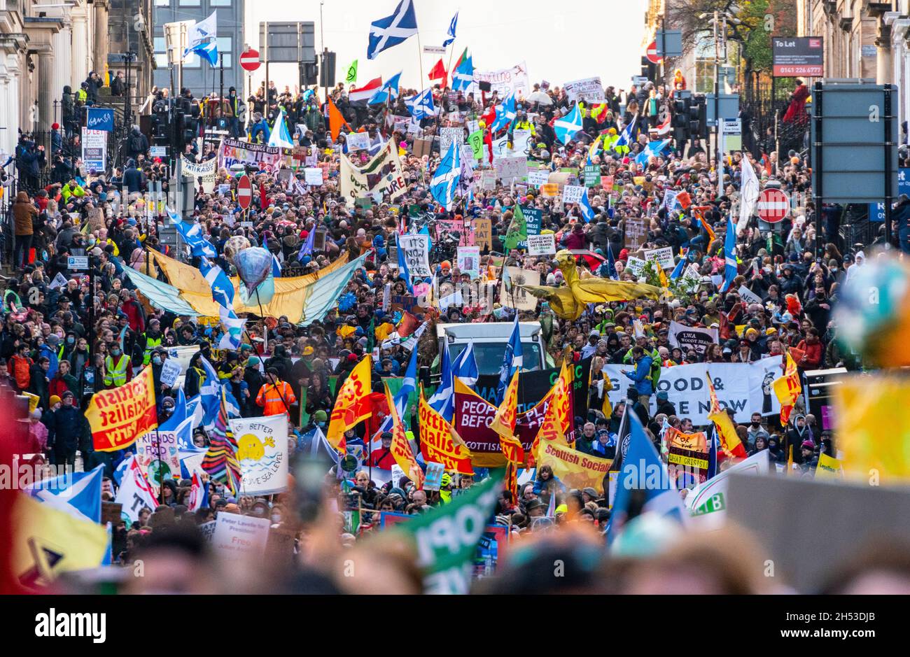 Glasgow, Scozia, Regno Unito. 6 novembre 2021. Giornata globale d'azione per la giustizia climatica marcia che si svolge nel centro di Glasgow. , Scozia, Regno Unito. PIC; Iain Masterton/Alamy Live News. Foto Stock