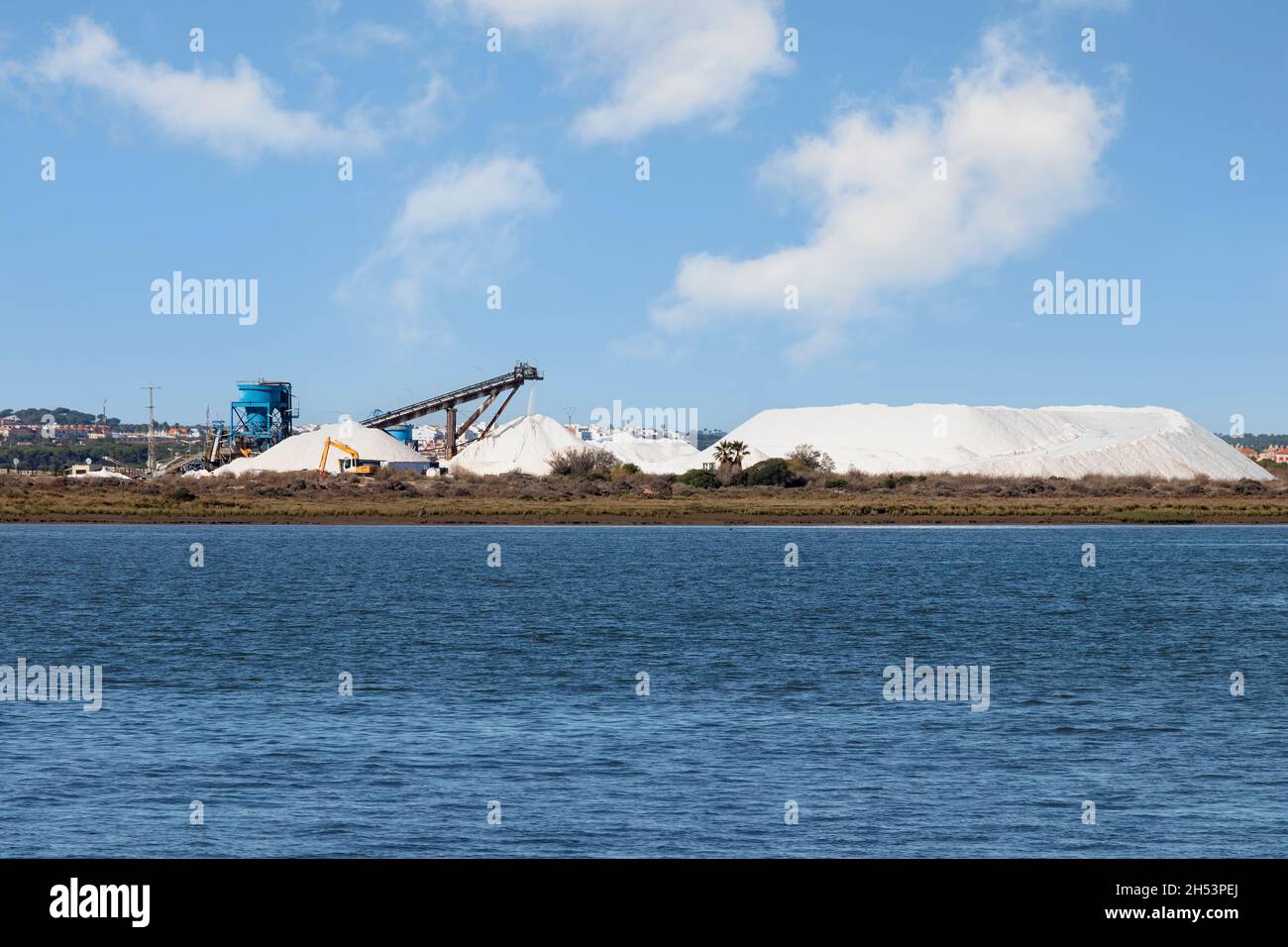 Produzione naturale di sale marino a Marismas del Odiel, Huelva, Andalusia, Spagna Foto Stock