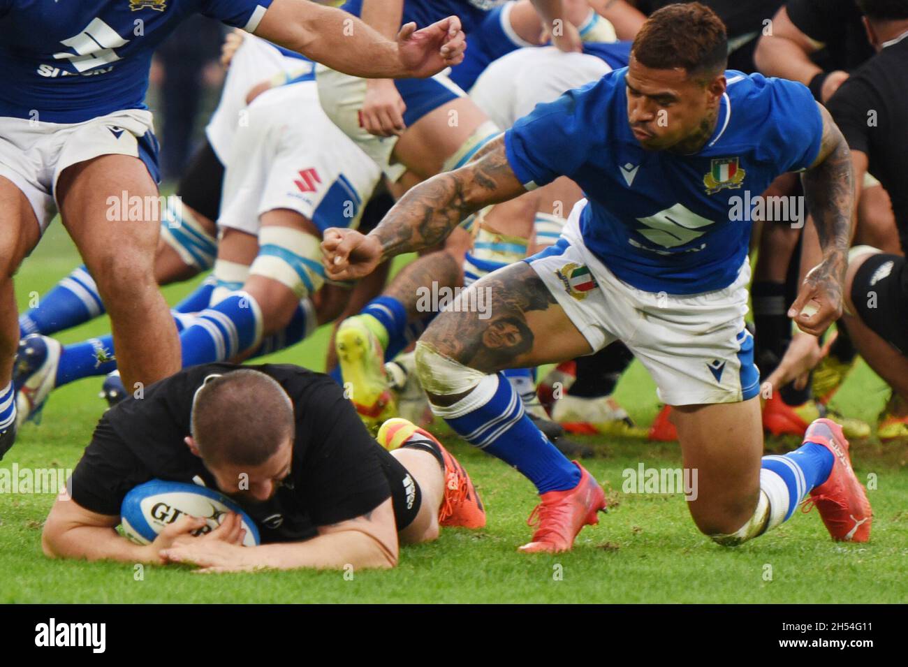Stadio Olimpico di Roma, sul campo da gioco, Italia. 6 novembre 2021. Vs All Blacks per la serie delle Nazioni d'autunno di rugby, con la camicia nera Dan Coles (C) ha ottenuto una prova, il team di New Zeland ha vinto 47-9 (Foto di Pasquale Gargano/Pacific Press) Credit: Pacific Press Media Production Corp./Alamy Live News Foto Stock
