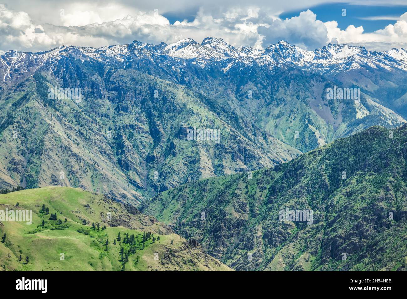 Sette demoni montagne in Idaho sopra Hells Canyon visto dal hat point road vicino a imnaha, Oregon Foto Stock