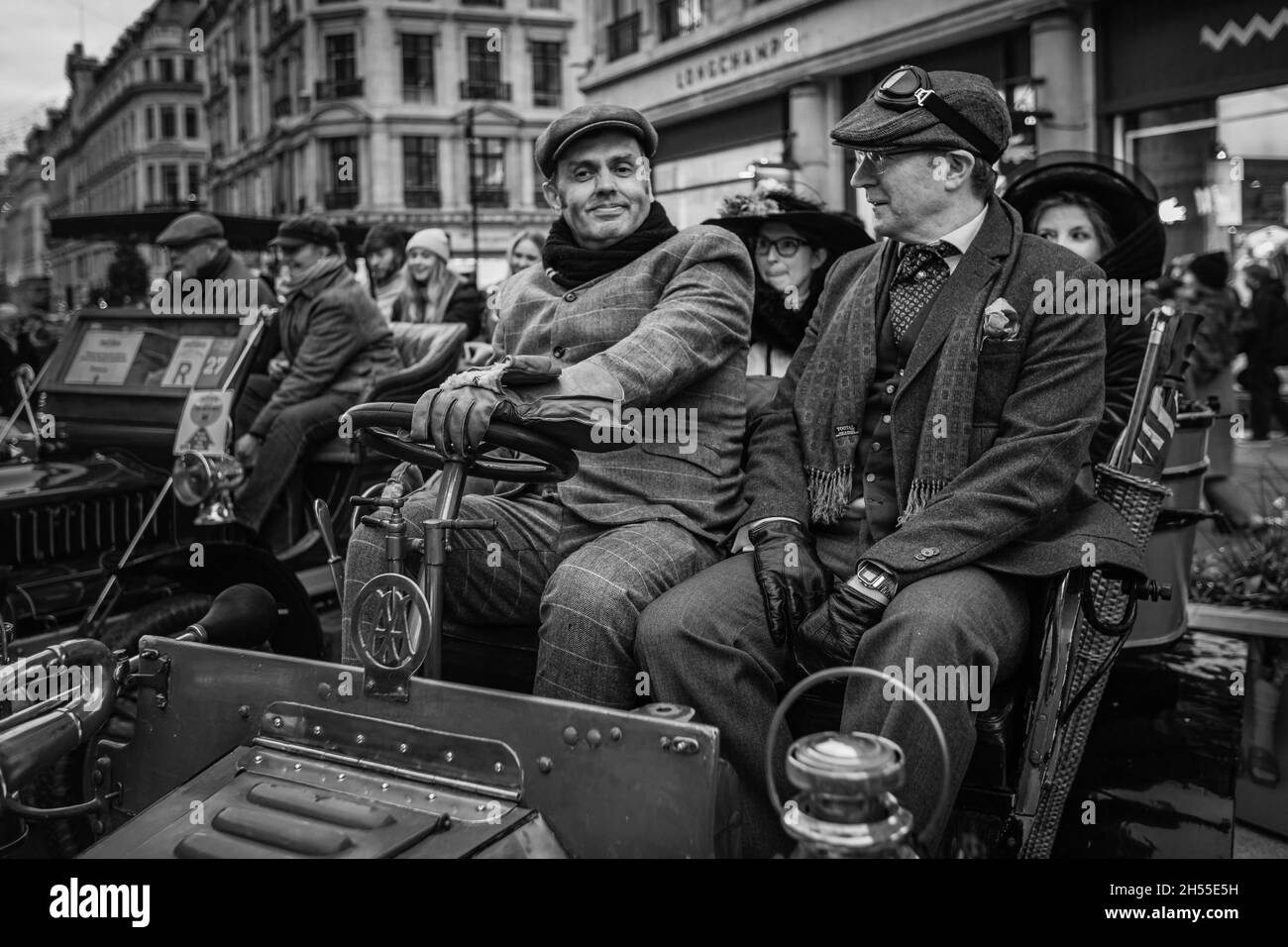 Le auto d'epoca a Londra si preparano per la guida da Londra a Brighton. Foto Stock