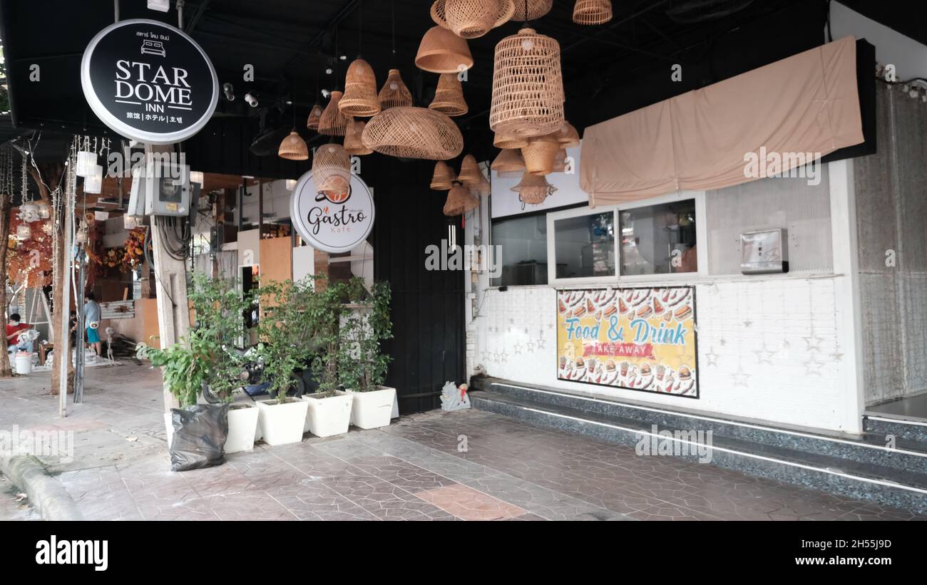 Star Dome Inn Hanging cesti Khaosan Road aka Khao San Road Area attrazioni turistiche Bangkok Thailandia Foto Stock