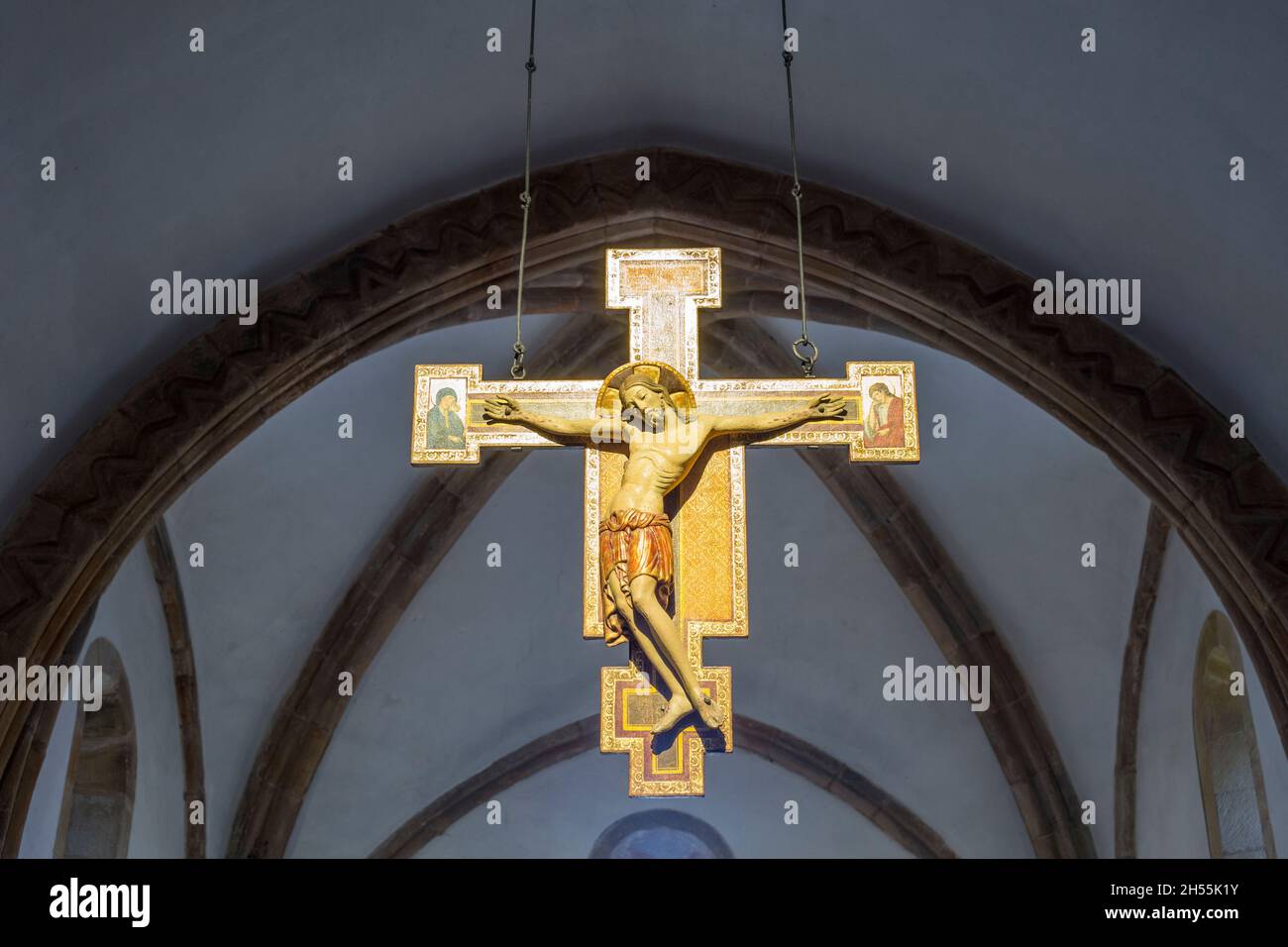 Una chiesa cattolica e Gesù Cristo sul concetto di religione cattolica crocifisso. Santa María de la Oliva, Villaviciosa, Asturie Foto Stock