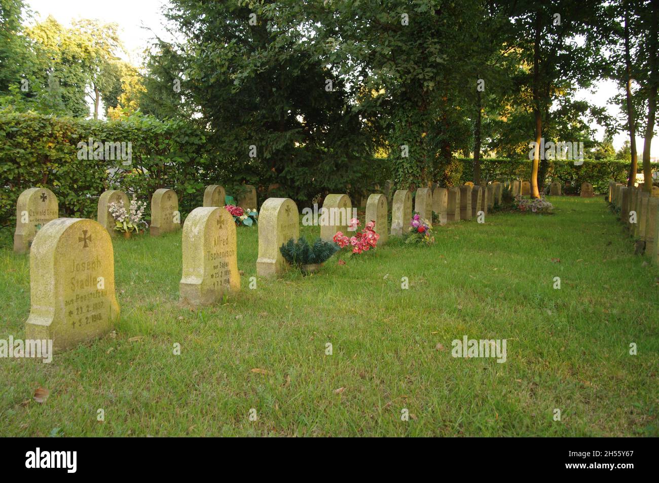 Cimitero comunale nella città di Zagan in Polonia. Quarti di soldati tedeschi morti nella prima guerra mondiale. Foto Stock