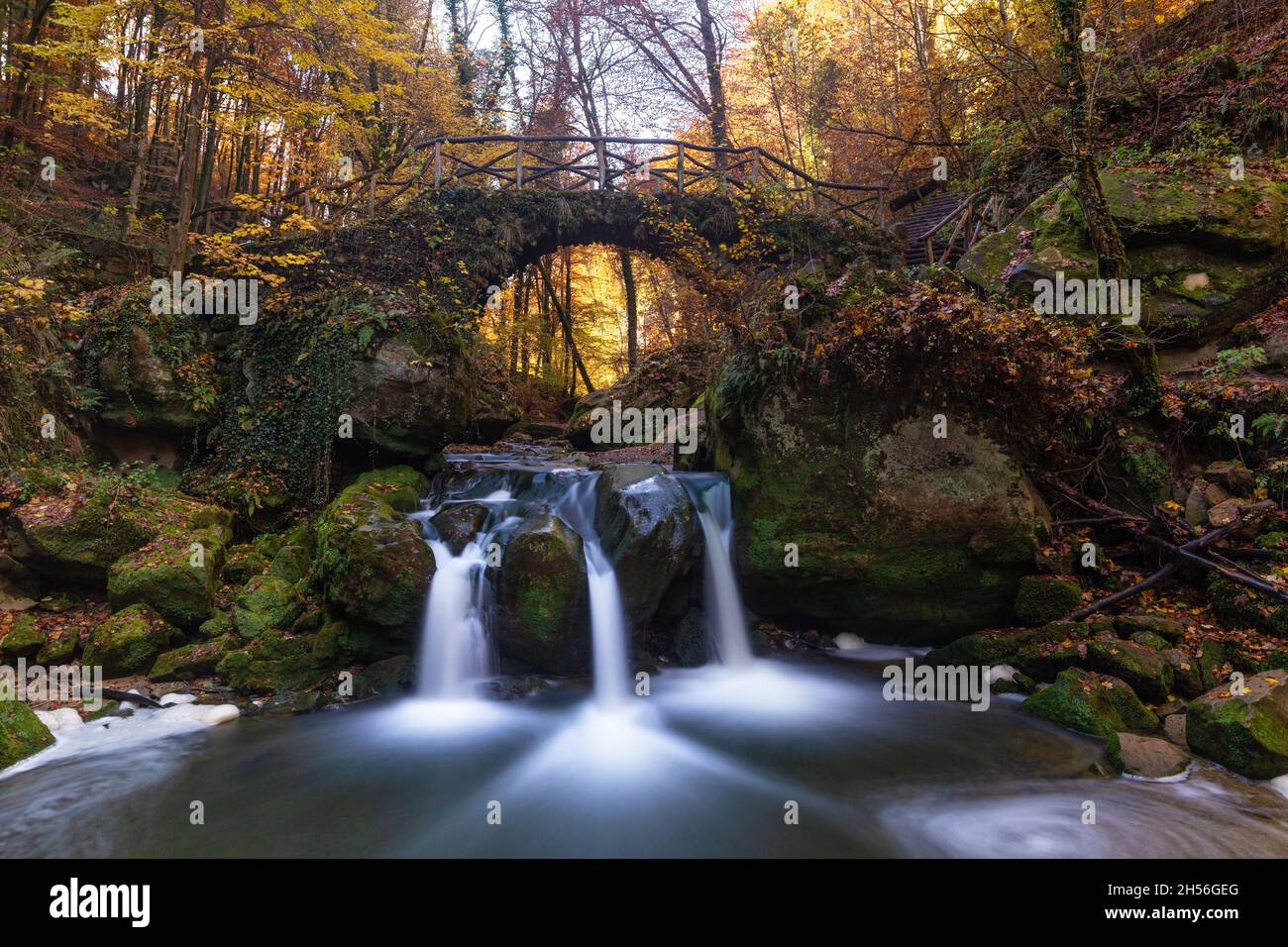 Cascata di Schiessentümpel a Müllerthal Lussemburgo Foto Stock