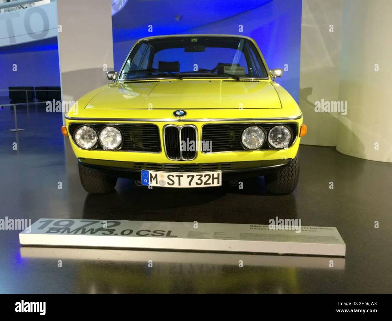 BMW 3.0 csl (E9), colore giallo, anno 1972. Prodotto dal 1968-1975. BMW Museum, Monaco di Baviera, Germania Foto Stock