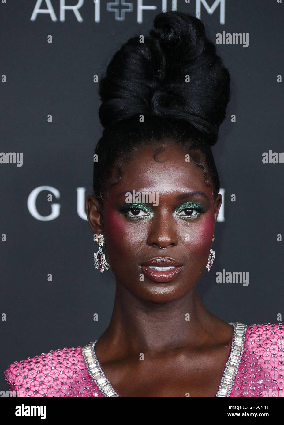 LOS ANGELES, CALIFORNIA, USA - NOVEMBRE 06: L'attrice Jodie Turner-Smith indossando un vestito di Gucci arriva al 10° annuale LACMA Art + Film Gala 2021 che si tiene presso il Los Angeles County Museum of Art il 6 Novembre 2021 a Los Angeles, California, Stati Uniti. (Foto di Xavier Collin/Image Press Agency) Foto Stock