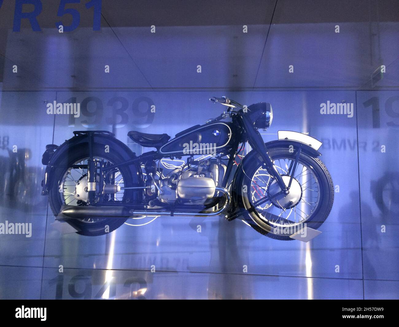 BMW R51 moto: Anno 1939. È stato prodotto dalla BMW dal 1938 al 1941. BMW Museum, Monaco di Baviera, Germania. Foto Stock