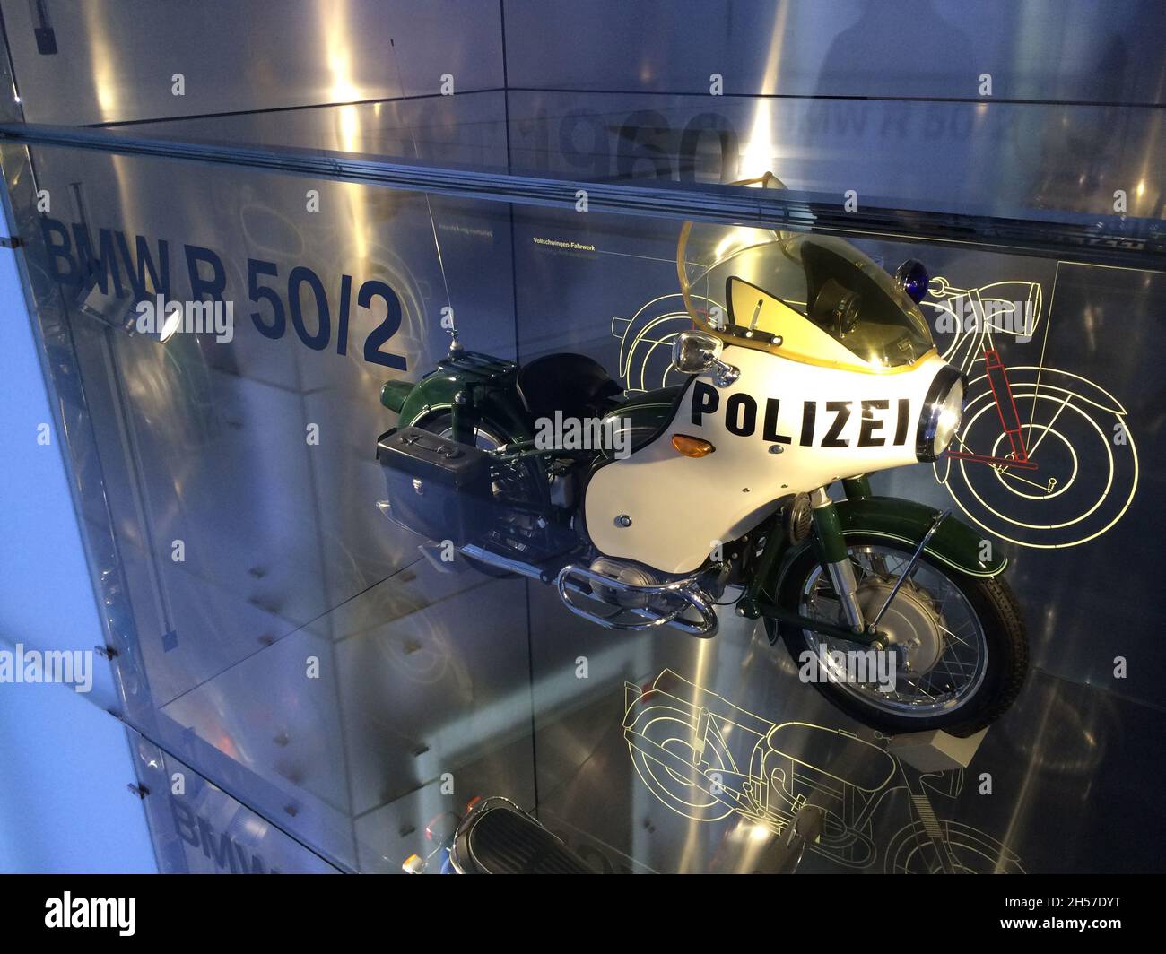 BMW R50/2 moto: Anno 1960. È stato prodotto dalla BMW dal 1960 al 1969. BMW Museum, Monaco di Baviera, Germania. Foto Stock