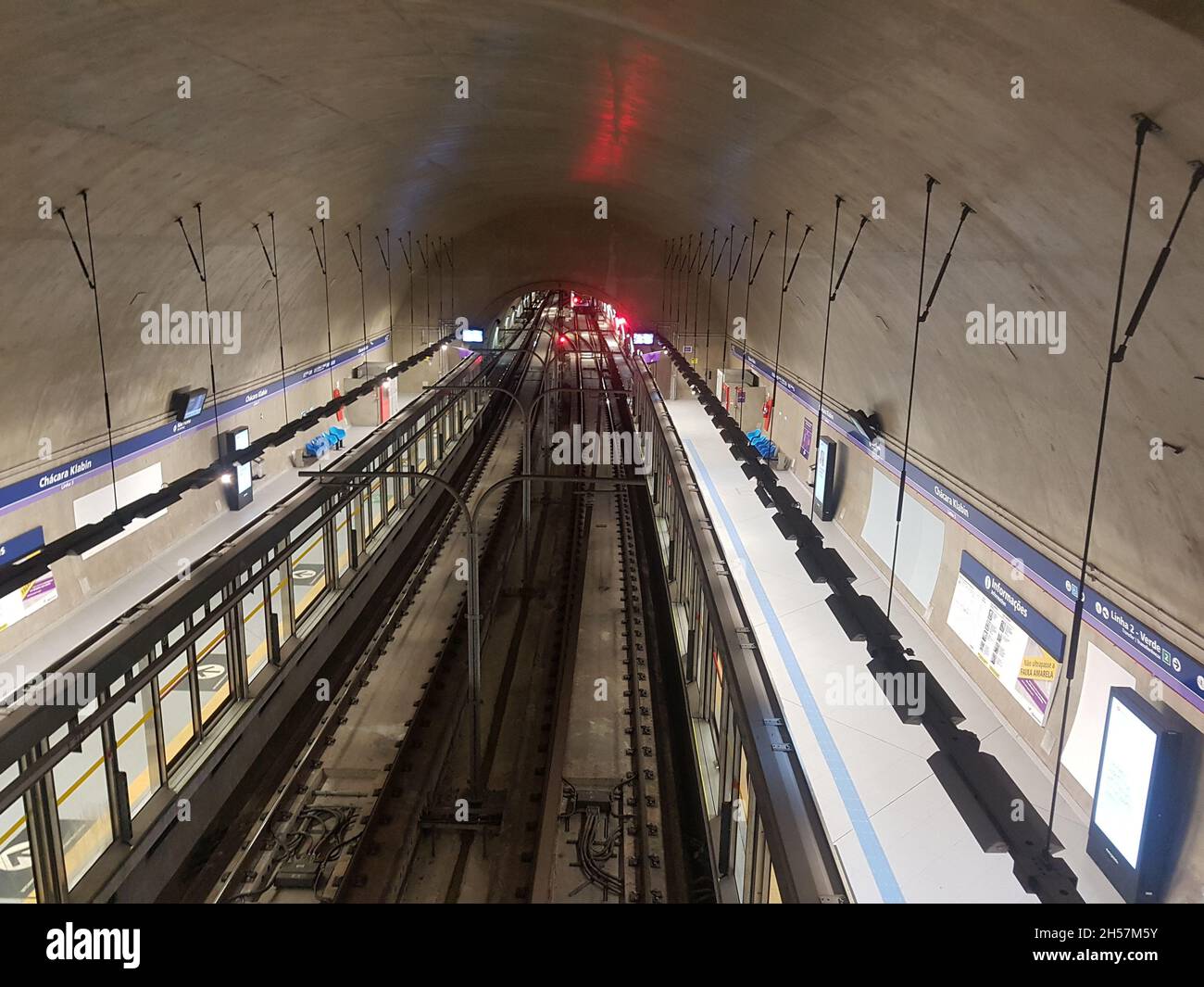 Vista aerea della stazione della metropolitana di Chácara Kablin, linea Lilac. Foto Stock