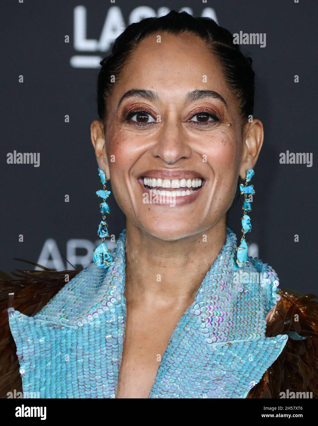 LOS ANGELES, CALIFORNIA, USA - NOVEMBRE 06: L'attrice Tracee Ellis Ross indossa un abito di Gucci arriva al 10° annuale LACMA Art + Film Gala 2021 che si tiene presso il Los Angeles County Museum of Art il 6 Novembre 2021 a Los Angeles, California, Stati Uniti. (Foto di Xavier Collin/Image Press Agency/Sipa USA) Foto Stock