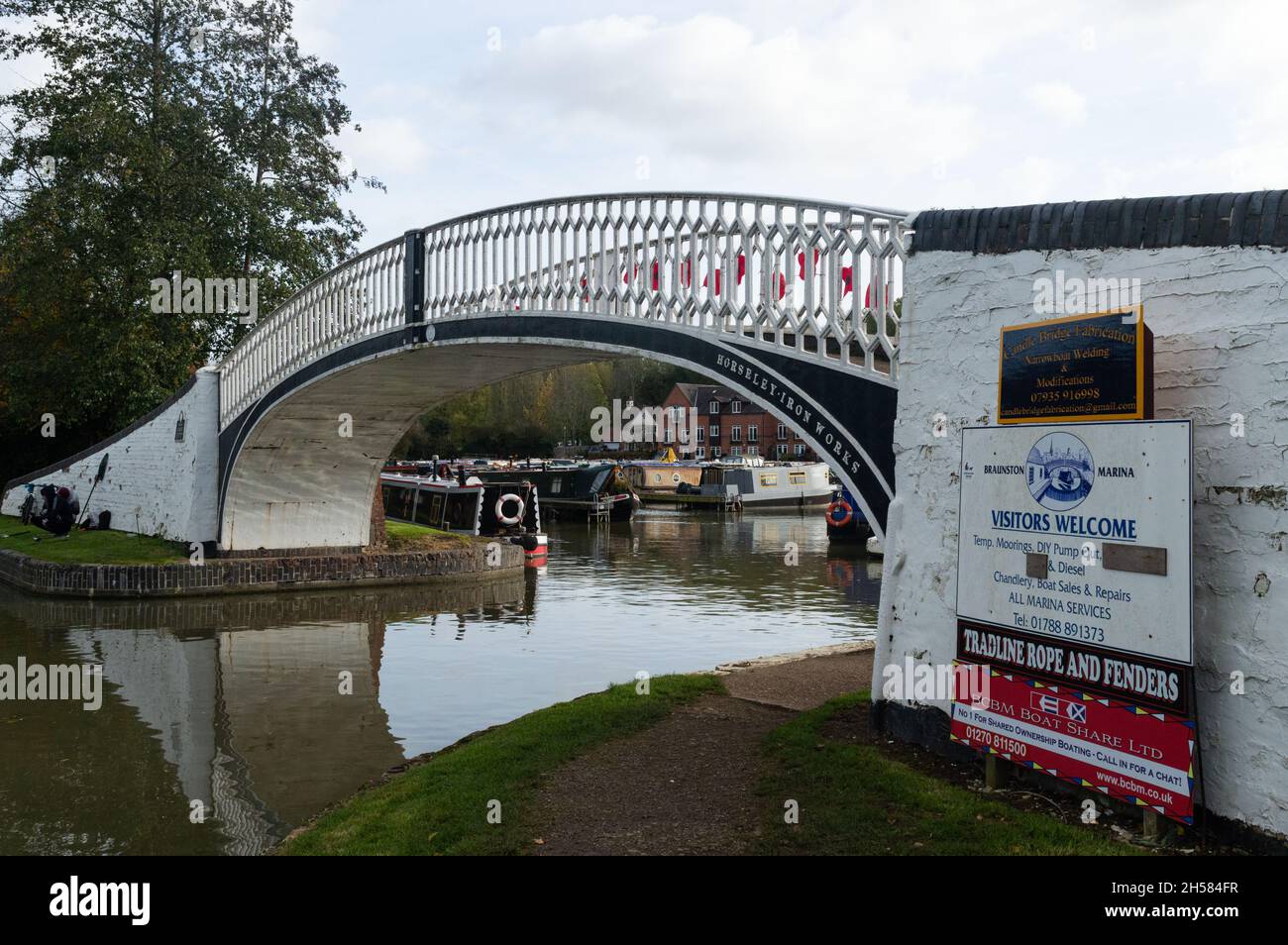 Sistema di canali britannici a Braunston, Warwickshire, Regno Unito. Foto Stock