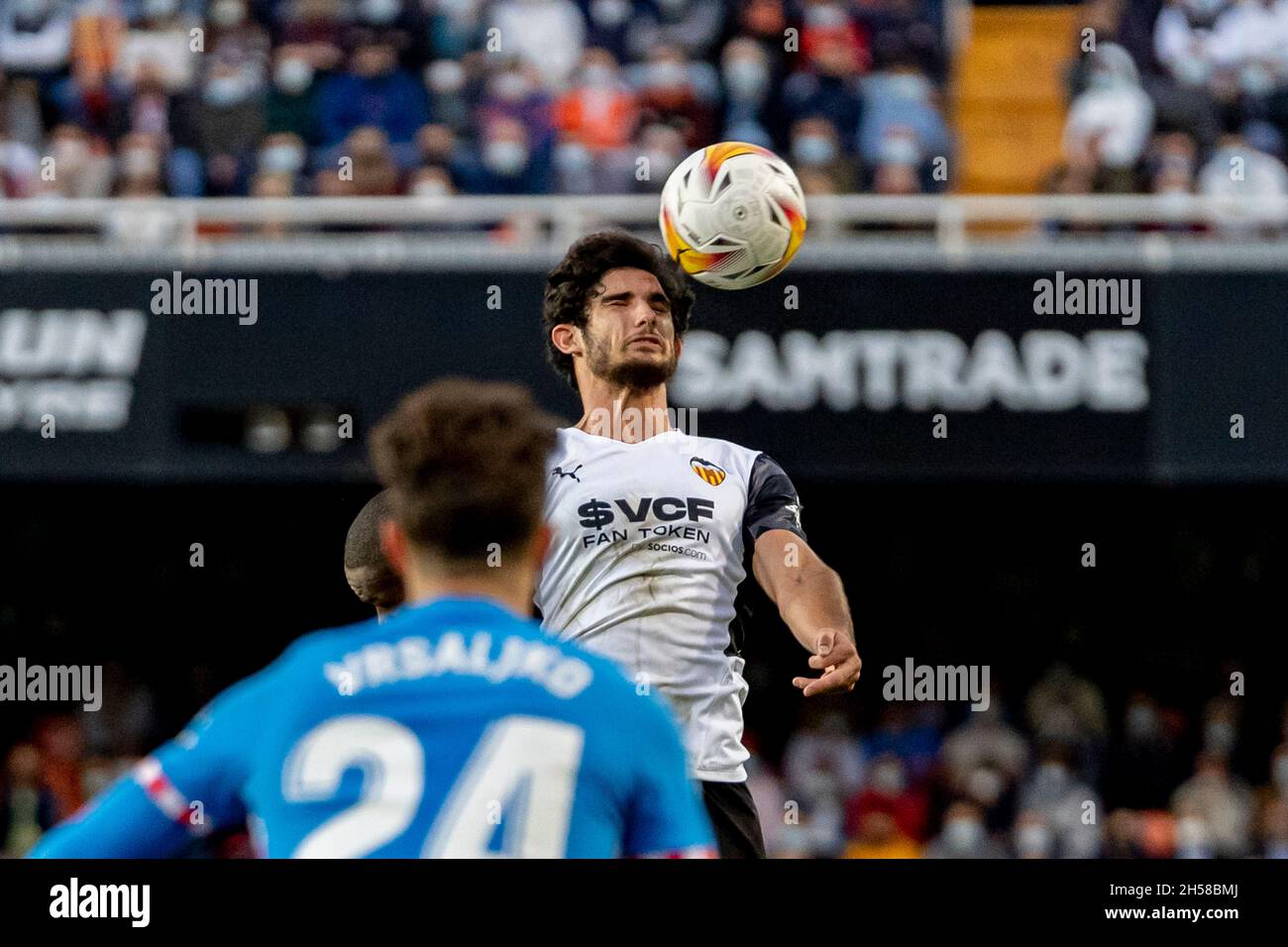 Valencia, Spagna. 7 novembre 2021. Goncalo Guedes di Valencia CF in azione durante la partita di calcio spagnola LaLiga tra Valencia CF e Atletico de Madrid allo Stadio Mestalla. Punteggio finale; Valencia 3:3 Atletico de Madrid. (Foto di Xisco Navarro/SOPA Images/Sipa USA) Credit: Sipa USA/Alamy Live News Foto Stock