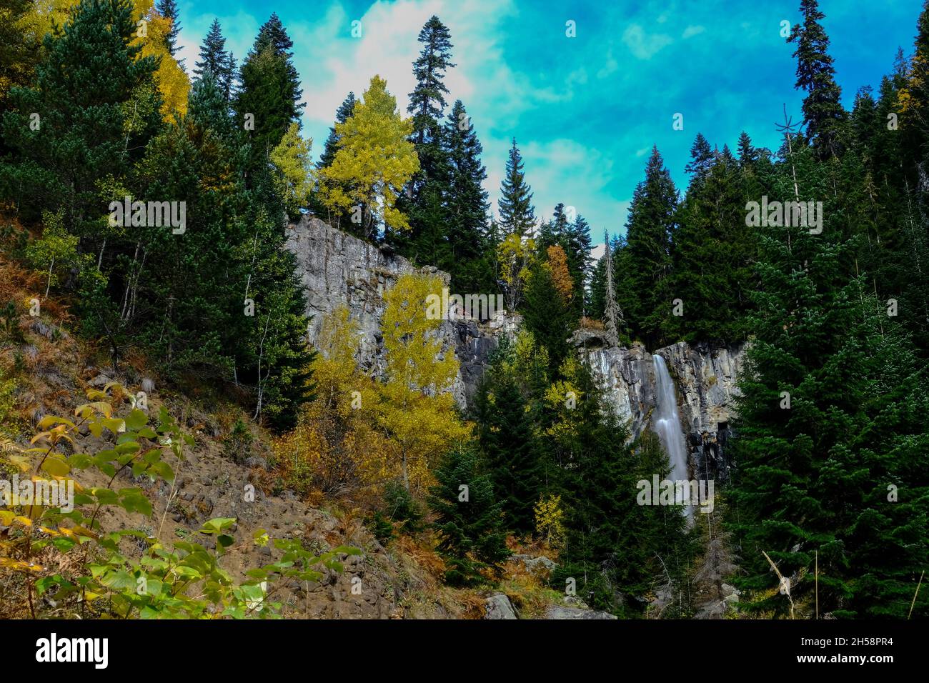 Le bellezze naturali della provincia di Artvin offrono una vista meravigliosa ai suoi visitatori in autunno. Foto Stock