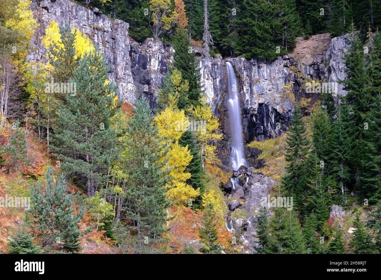 Le bellezze naturali della provincia di Artvin offrono una vista meravigliosa ai suoi visitatori in autunno. Foto Stock