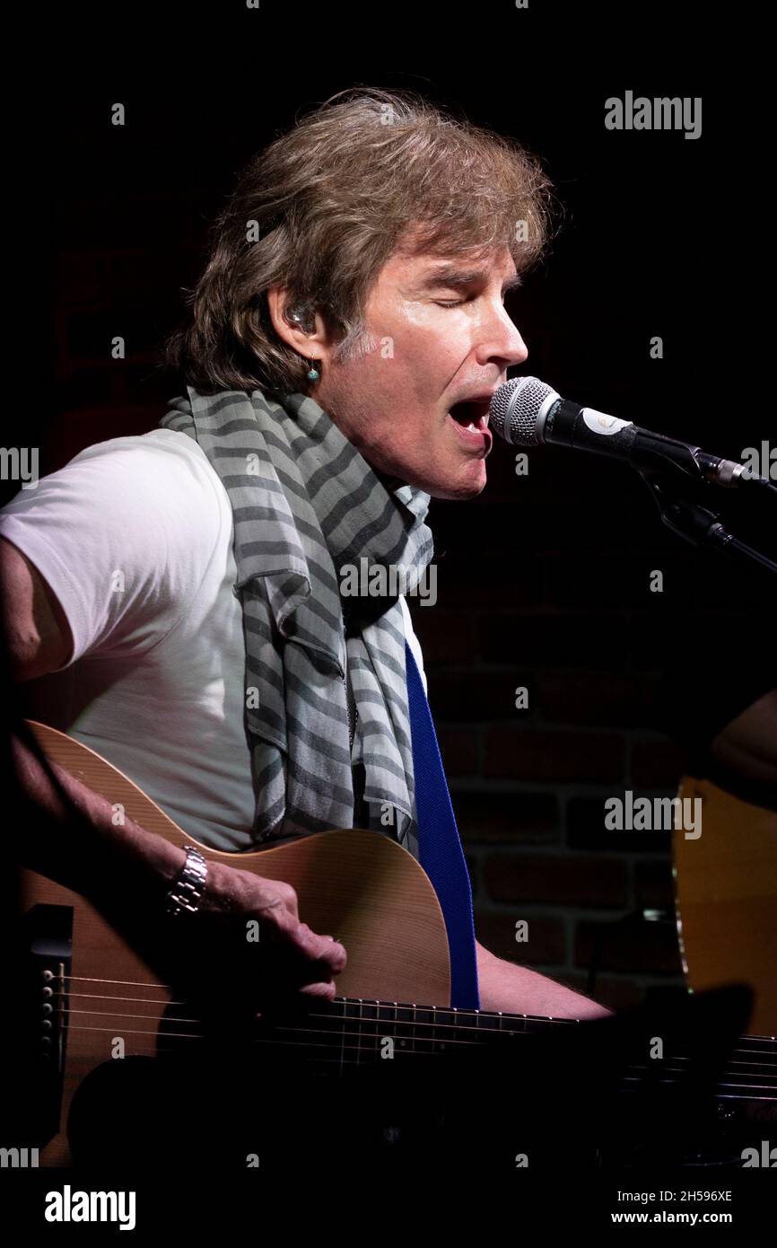 Treviglio Bergamo Italy 07 November 2021 Ronn Moss - Live at Revel Theatre Pub © Andrea Ripamonti / Alamy Foto Stock