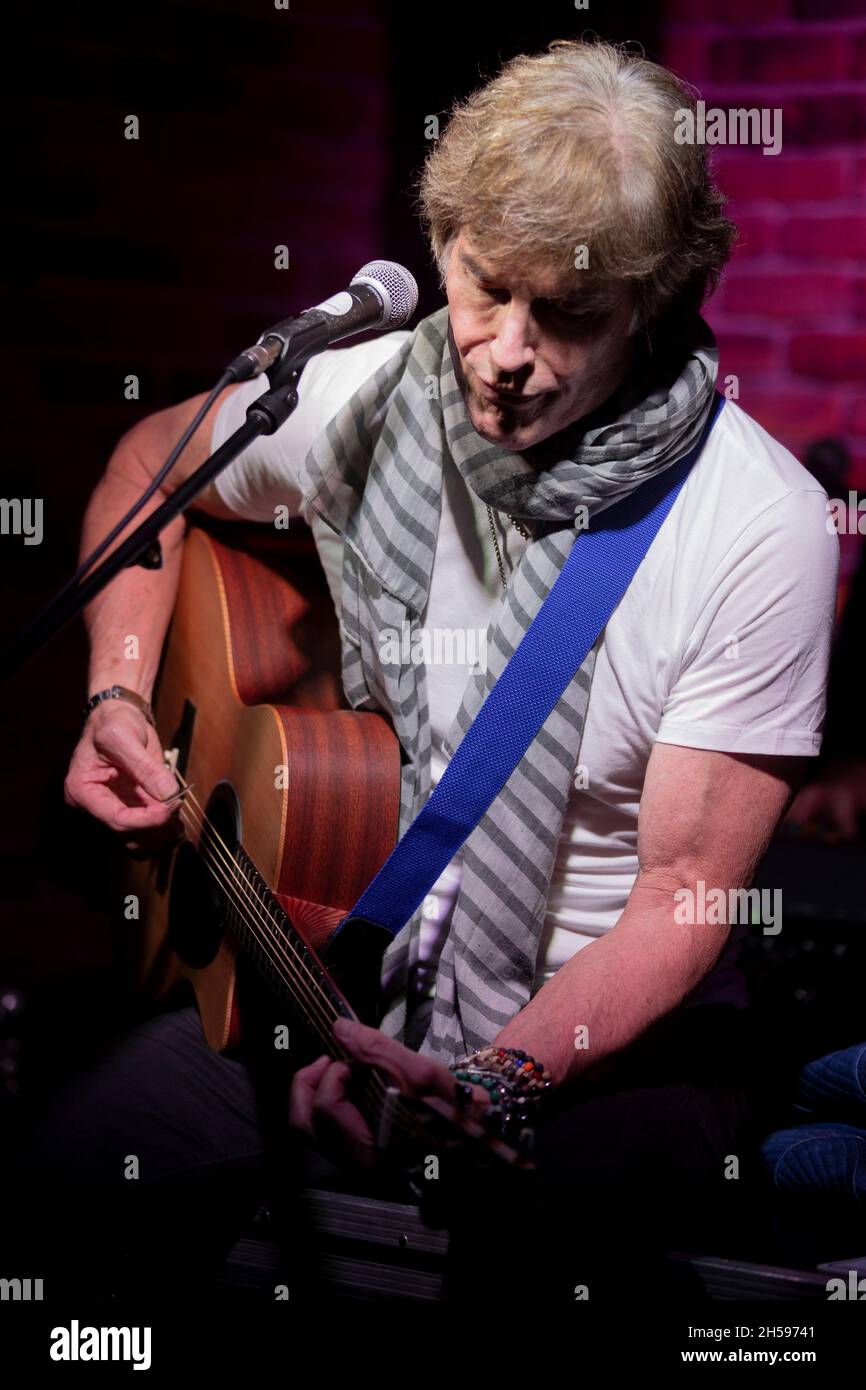 Treviglio Bergamo Italy 07 November 2021 Ronn Moss - Live at Revel Theatre Pub © Andrea Ripamonti / Alamy Foto Stock