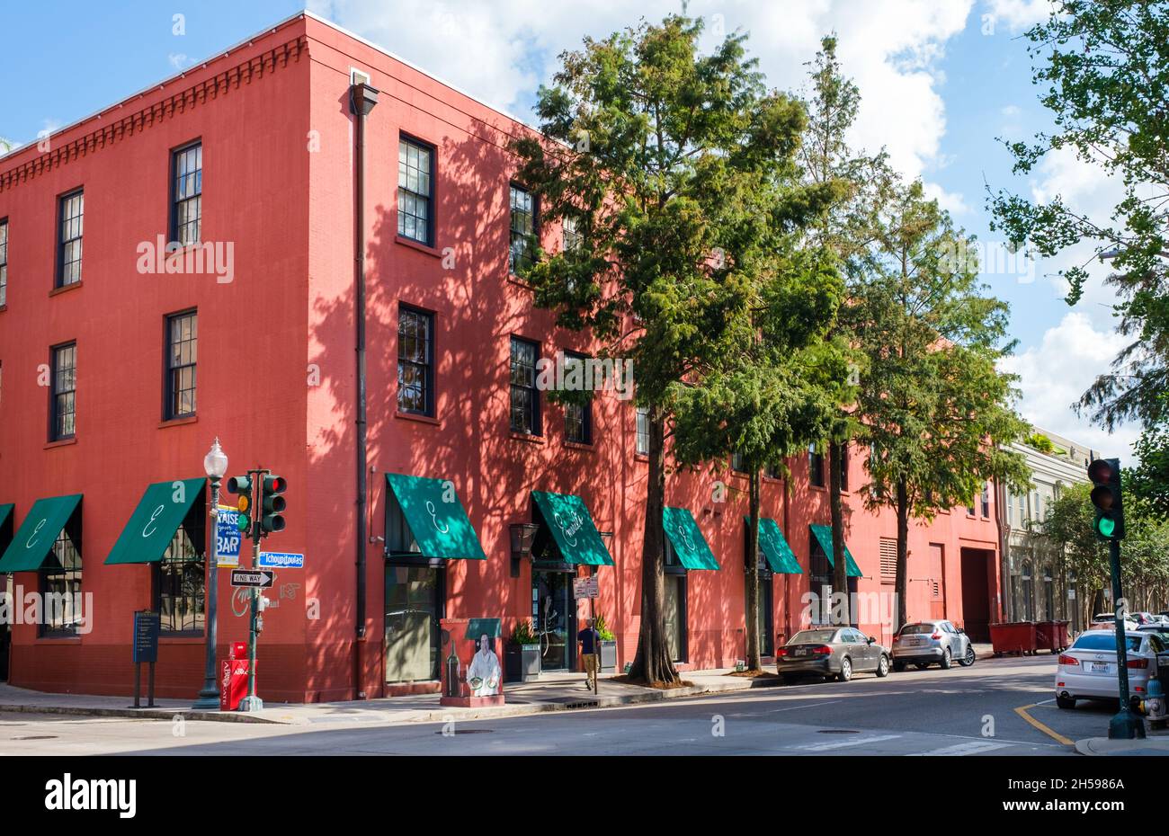 NEW ORLEANS, LA, Stati Uniti d'America - 10 OTTOBRE 2021: Emerill's Restaurant nel Warehouse District Foto Stock