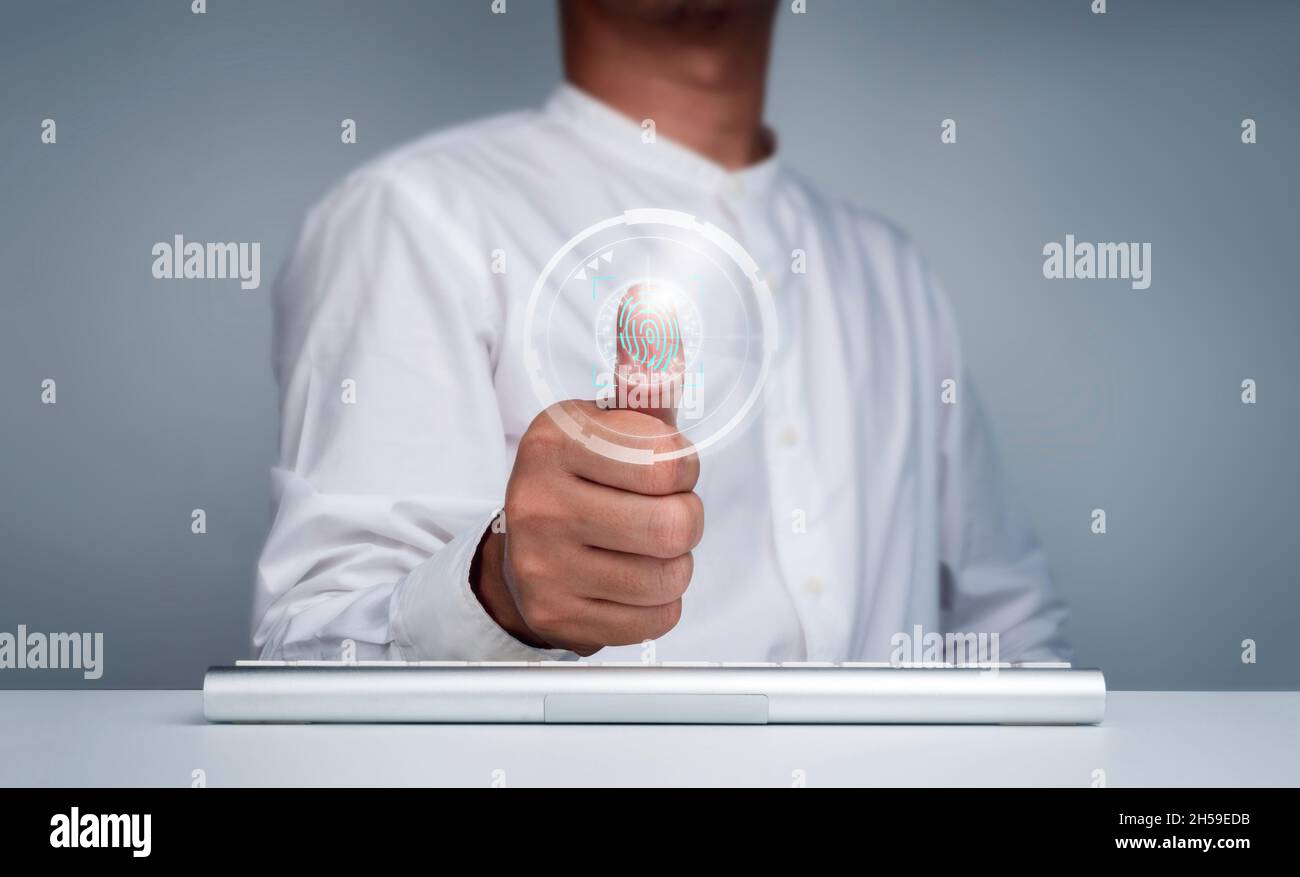 Azione di scansione delle impronte digitali con icona della tecnologia di scansione delle impronte digitali con il pollice dell'uomo d'affari per l'accesso alla sicurezza digitale con identificazione biometrica. Autobus Foto Stock