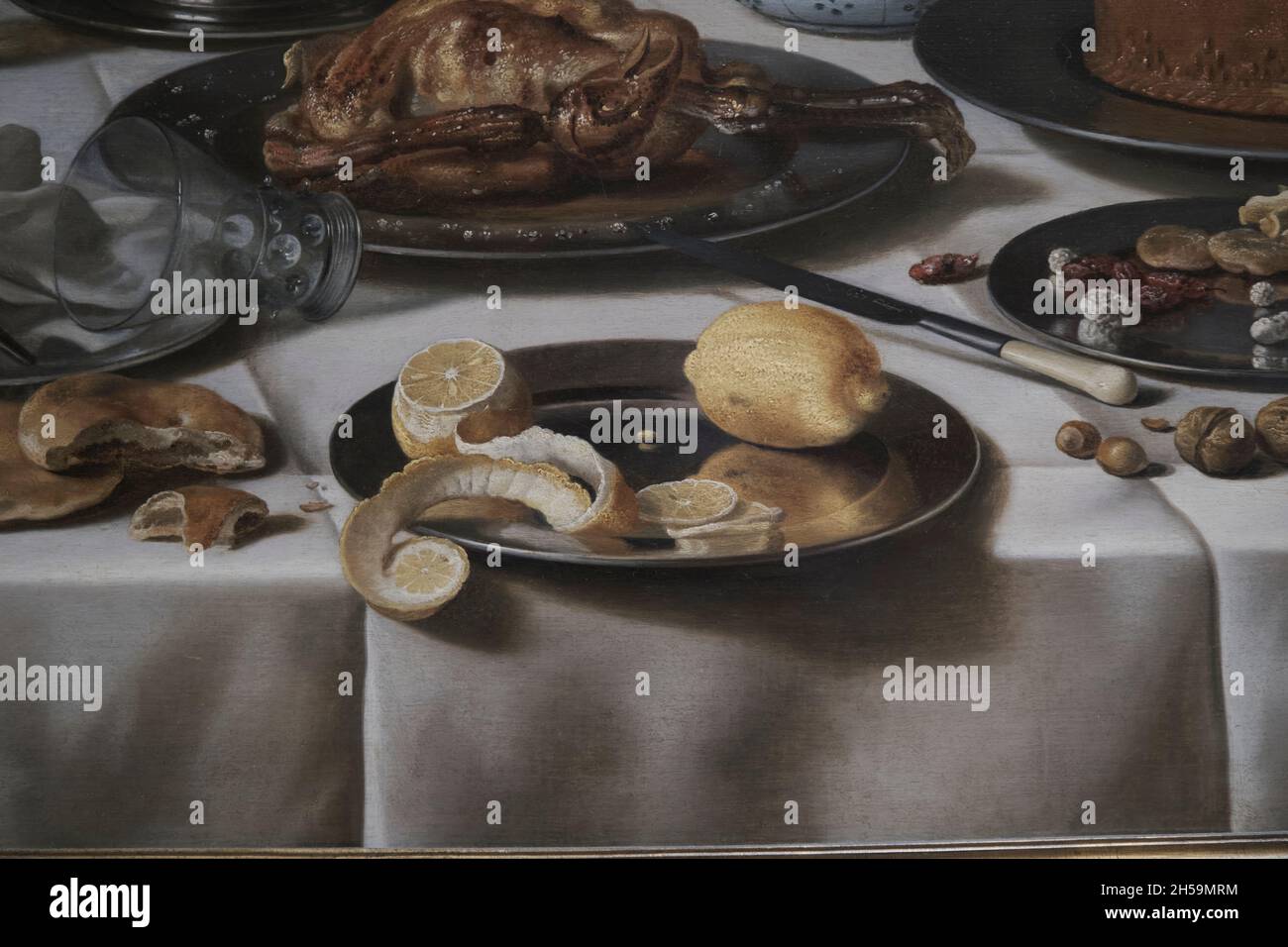 Dettaglio di un limone sbucciato in un dipinto ad olio intitolato Stillife con Peacock Pie dell'artista olandese Pieter Claesz. Alla National Gallery of Art in Wash Foto Stock