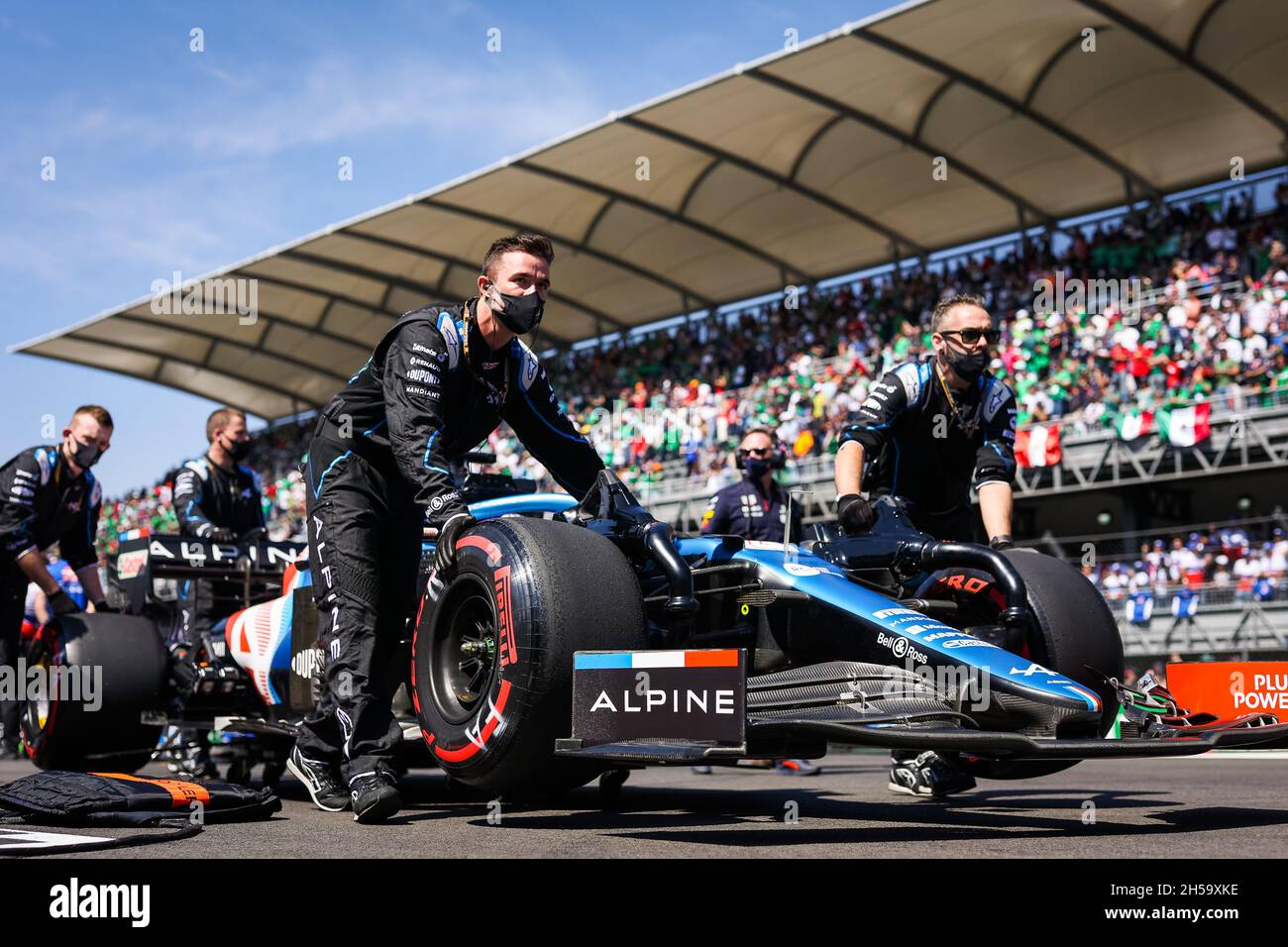 Griglia di partenza, Grille de parted, 14 ALONSO Fernando (spa), Alpine F1 A521, durante la Formula 1 Gran Premio De la Ciudad De Mexico 2021, Mexico City Grand Prix, 18° round del FIA Formula uno World Championship 2021 dal 5 al 7 novembre 2021 sull'Autodromo Hermanos Rodriguez, A Città del Messico, Messico - Foto: Antonin Vincent/DPPI/LiveMedia Foto Stock