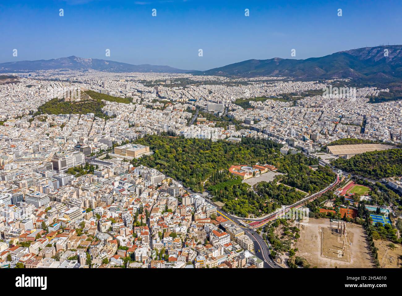 Schulbleden aus der Luft | Luftbildaufnahmen von Athen Foto Stock