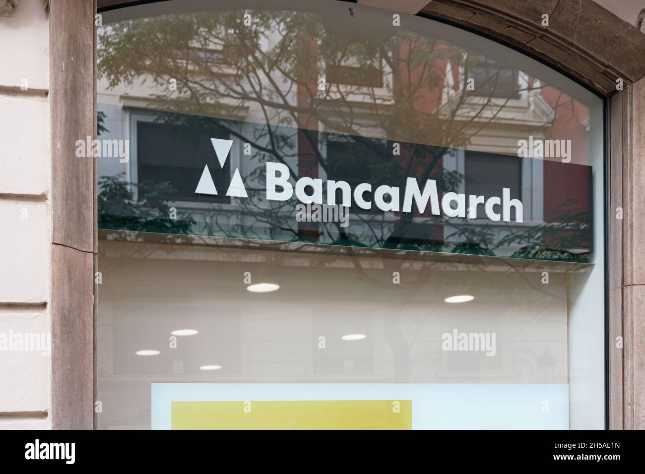 VALENCIA, SPAGNA - OTTOBRE 14, 2021: Banca March è una banca d'investimento spagnola e società di servizi finanziari Foto Stock