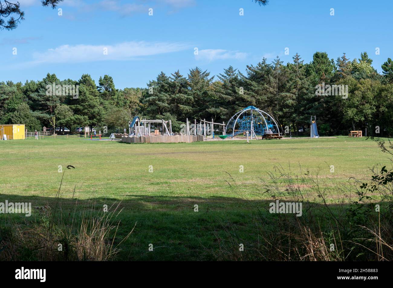 Il Drumberland Bay Country Park di Northumberland, Regno Unito, con area giochi per bambini Foto Stock