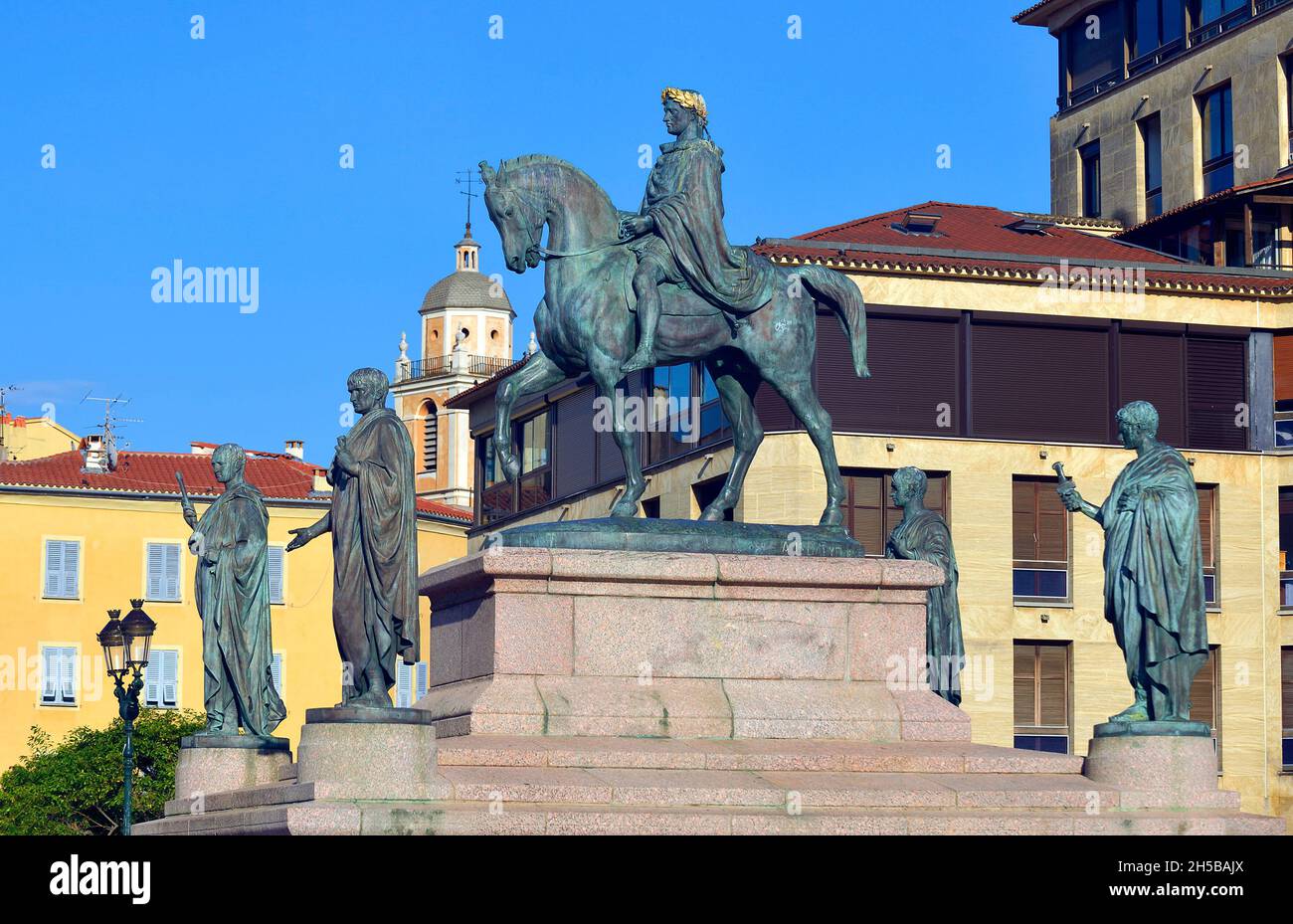 STATUA DI NAPOLEONE E DEI SUOI QUATTRO FRATELLI IN PLACE DE GAULLE AD AJACCIO, CORSICA DEL SUD (2A), CORSICA, FRANCIA Foto Stock