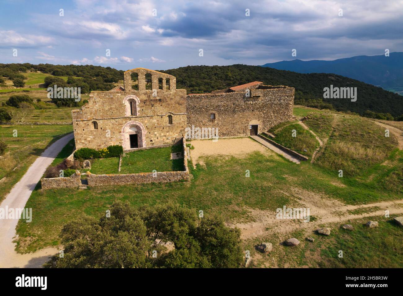 Veduta aerea del monastero medievale di Marcevol, Foto Stock