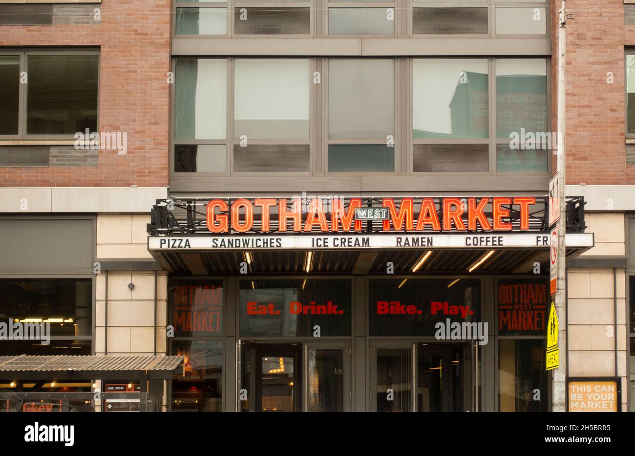 Gotham West Market Food Hall a ovest di Manhattan NYC Foto Stock