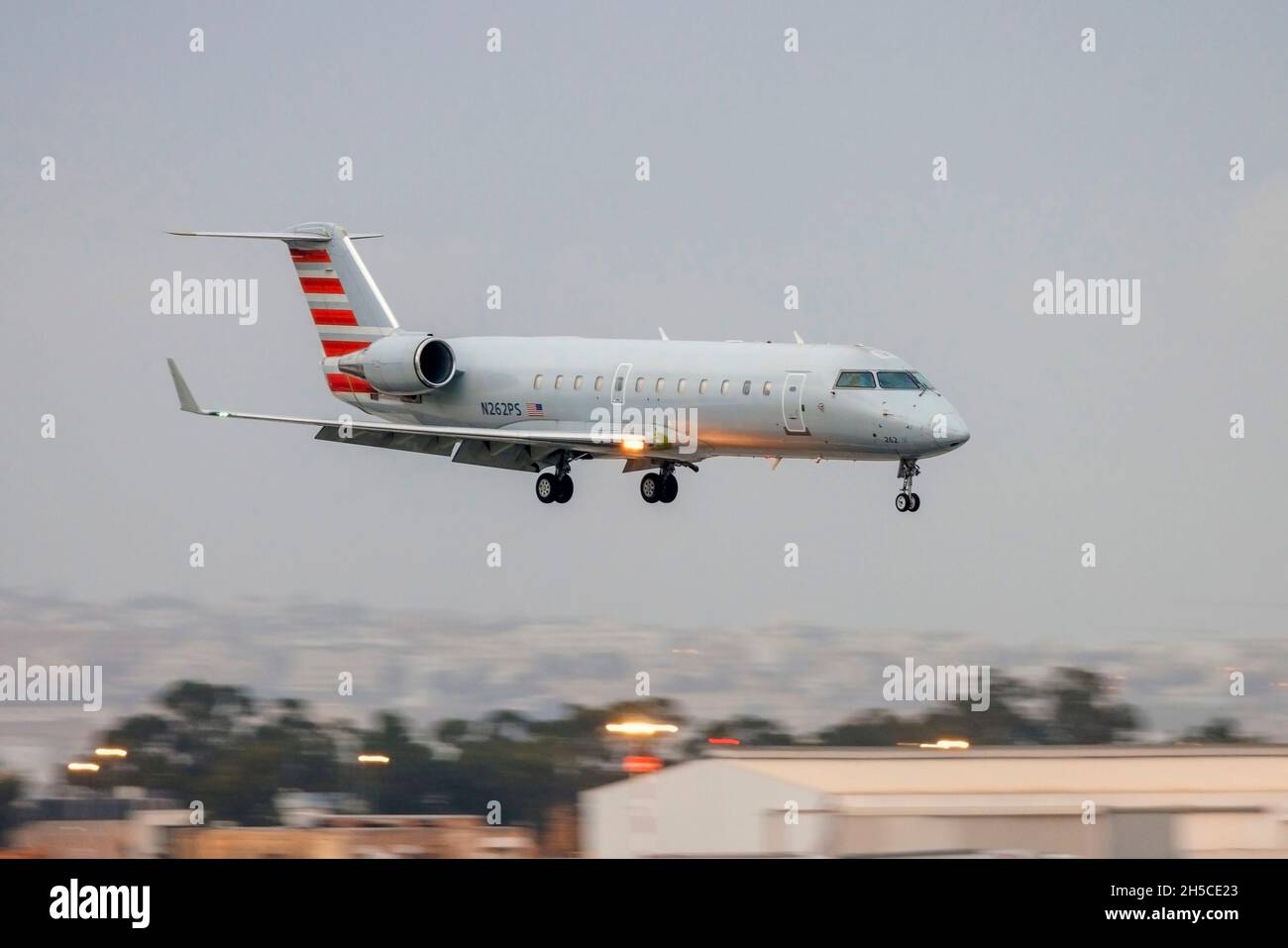Ex American Eagle, ex US Airways Express Bombardier CRJ-200ER (CL-600-2B19) (REG: N262PS) sul volo di consegna al nuovo proprietario. Foto Stock