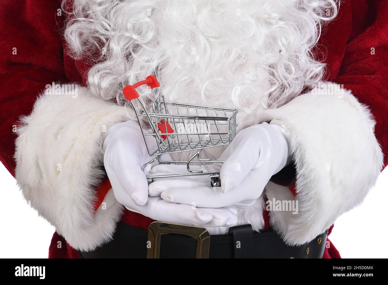 Primo piano di Babbo Natale tenendo un carrello vuoto nelle sue mani a cubetti davanti al suo corpo. Concetto di shopping on-line per le vacanze. Foto Stock