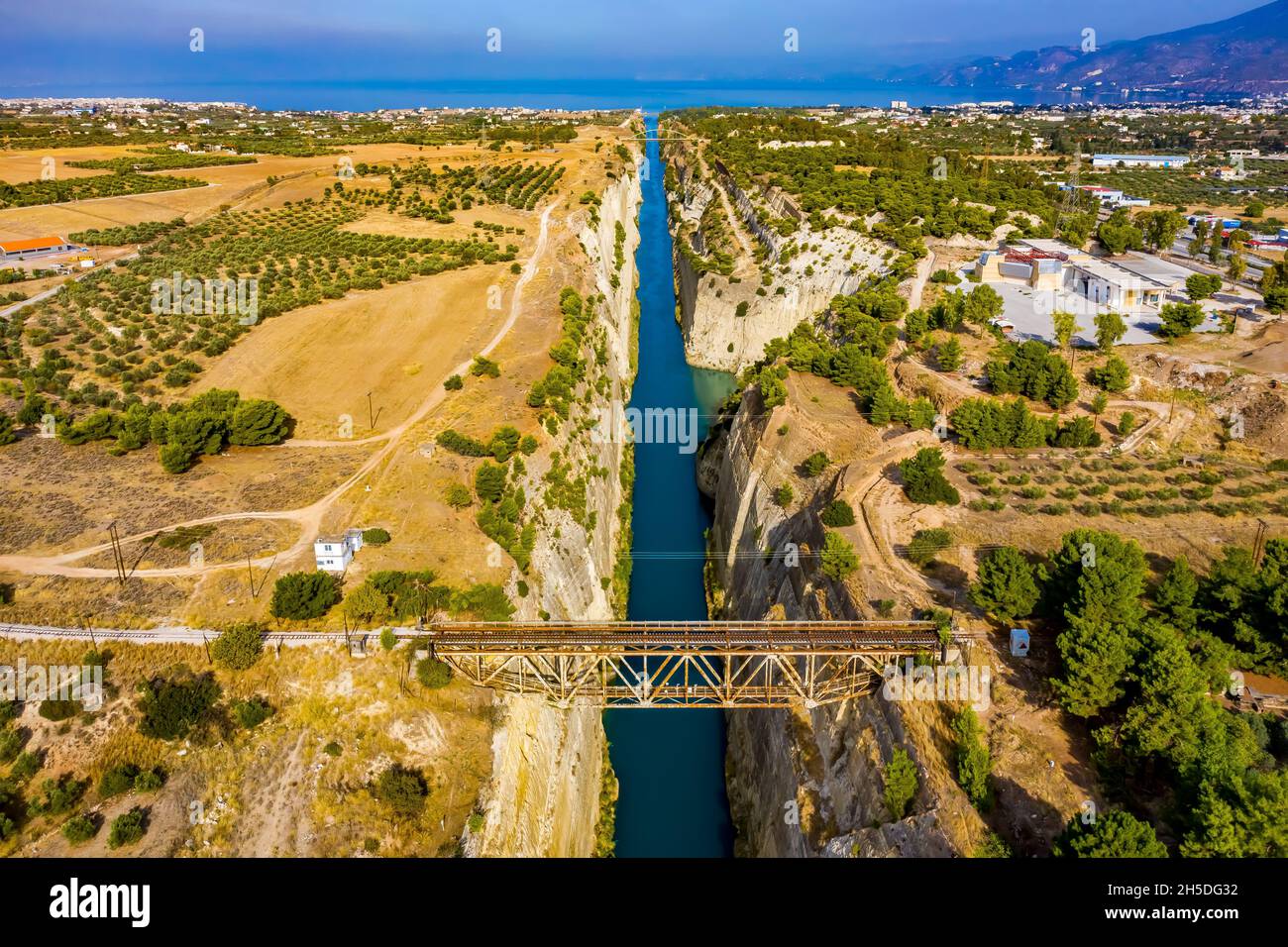 Korinth Kanal in Griechenland aus der Luft | Corinth Canal dall'alto Foto Stock