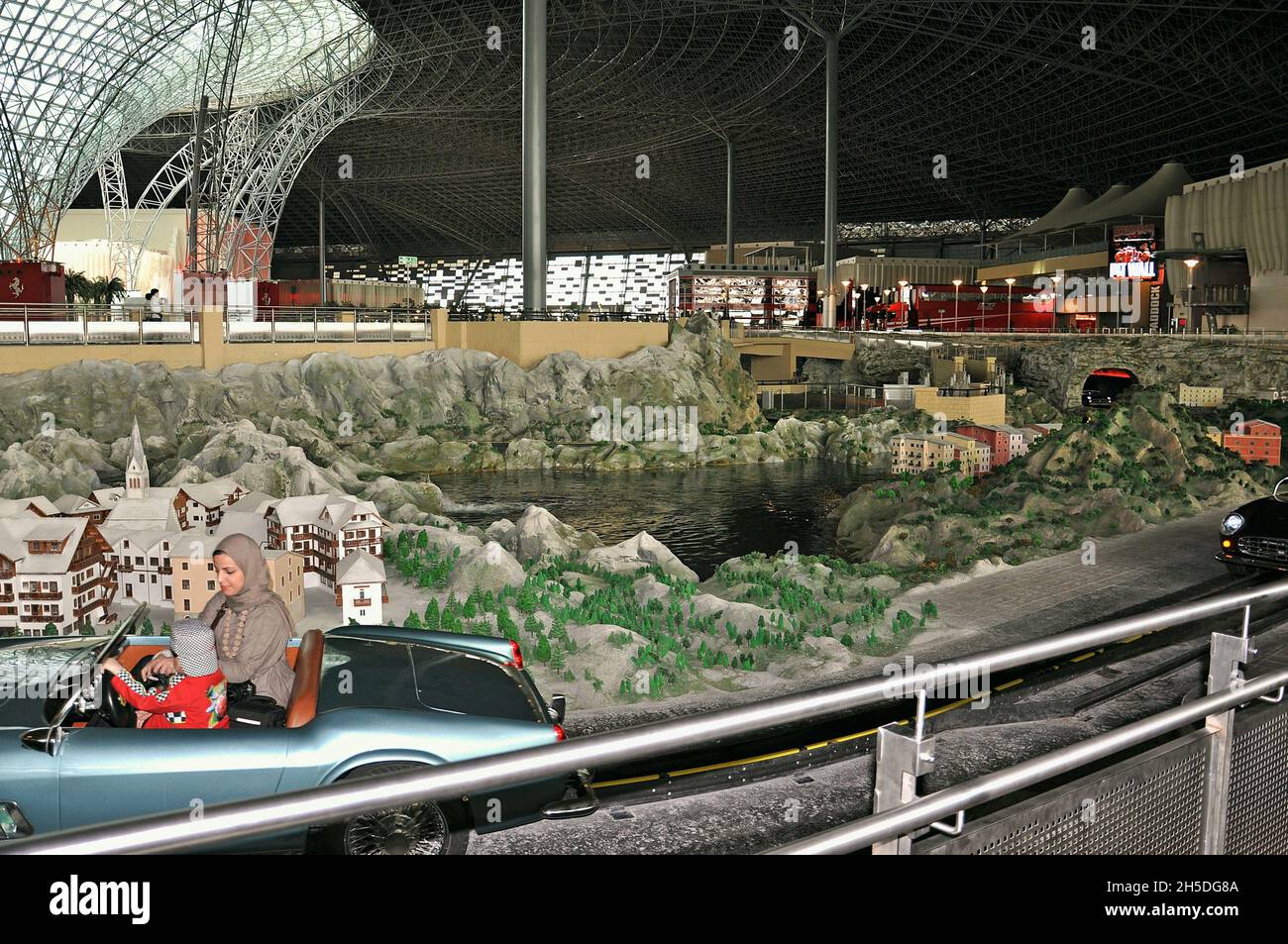 Parco divertimenti a tema Ferrari World, Yas Island, Abu Dhabi, Emirati Arabi Uniti, Medio Oriente Foto Stock