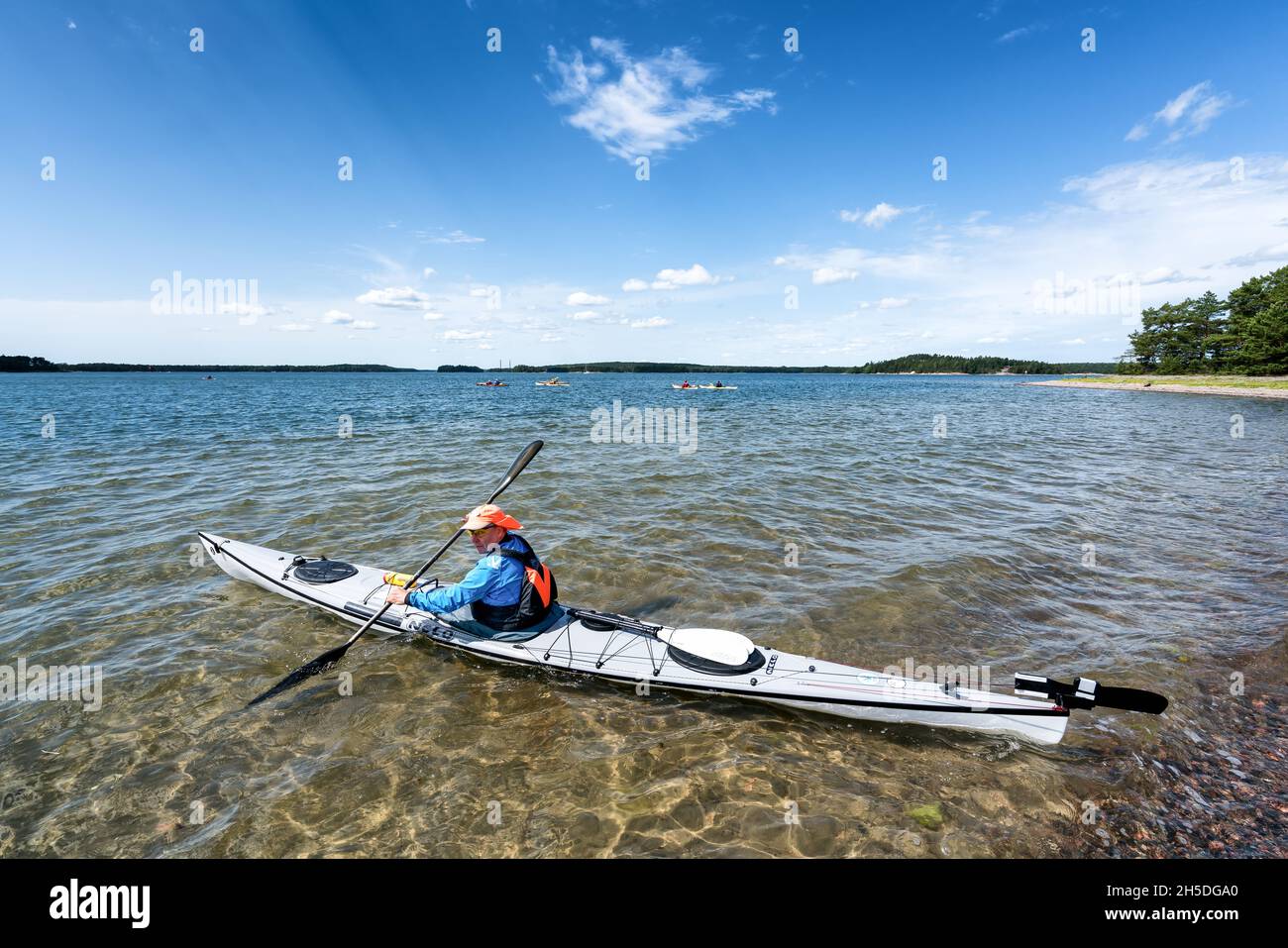 Kayak sull'isola di Stora Fagerö, Inkoo, Finlandia Foto Stock