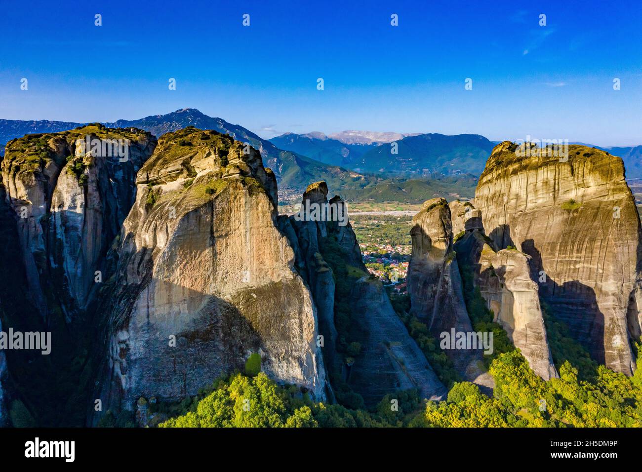 Meteora Klöster aus der Luft | Luftbilder von den Meteora Klöstern in Griechenland | Meteora monasteri in Grecia dall'alto Foto Stock