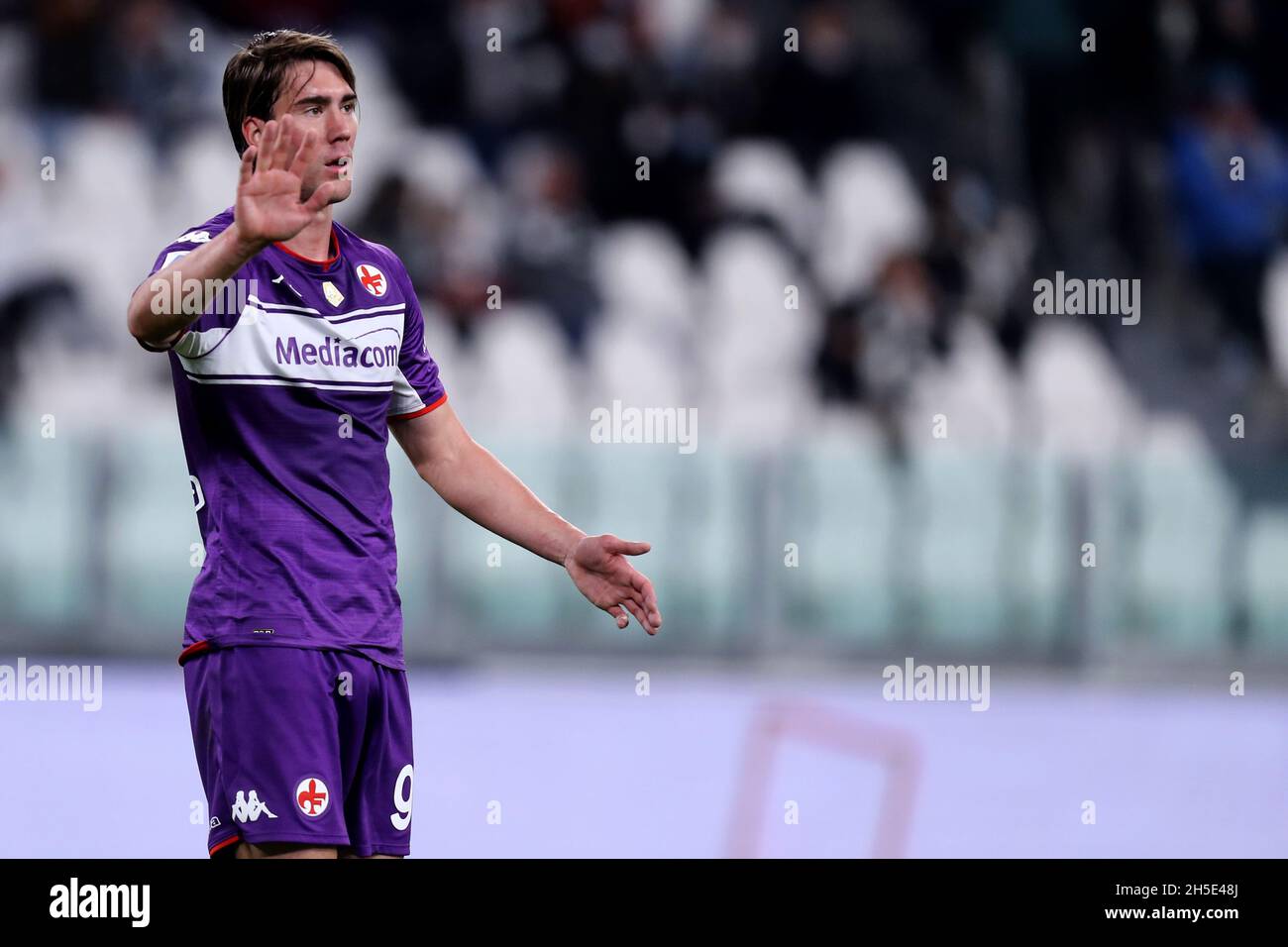 Dusan Vlahovic di ACF Fiorentina si accanita durante la serie A match tra Juventus FC e ACF Fiorentina. Foto Stock