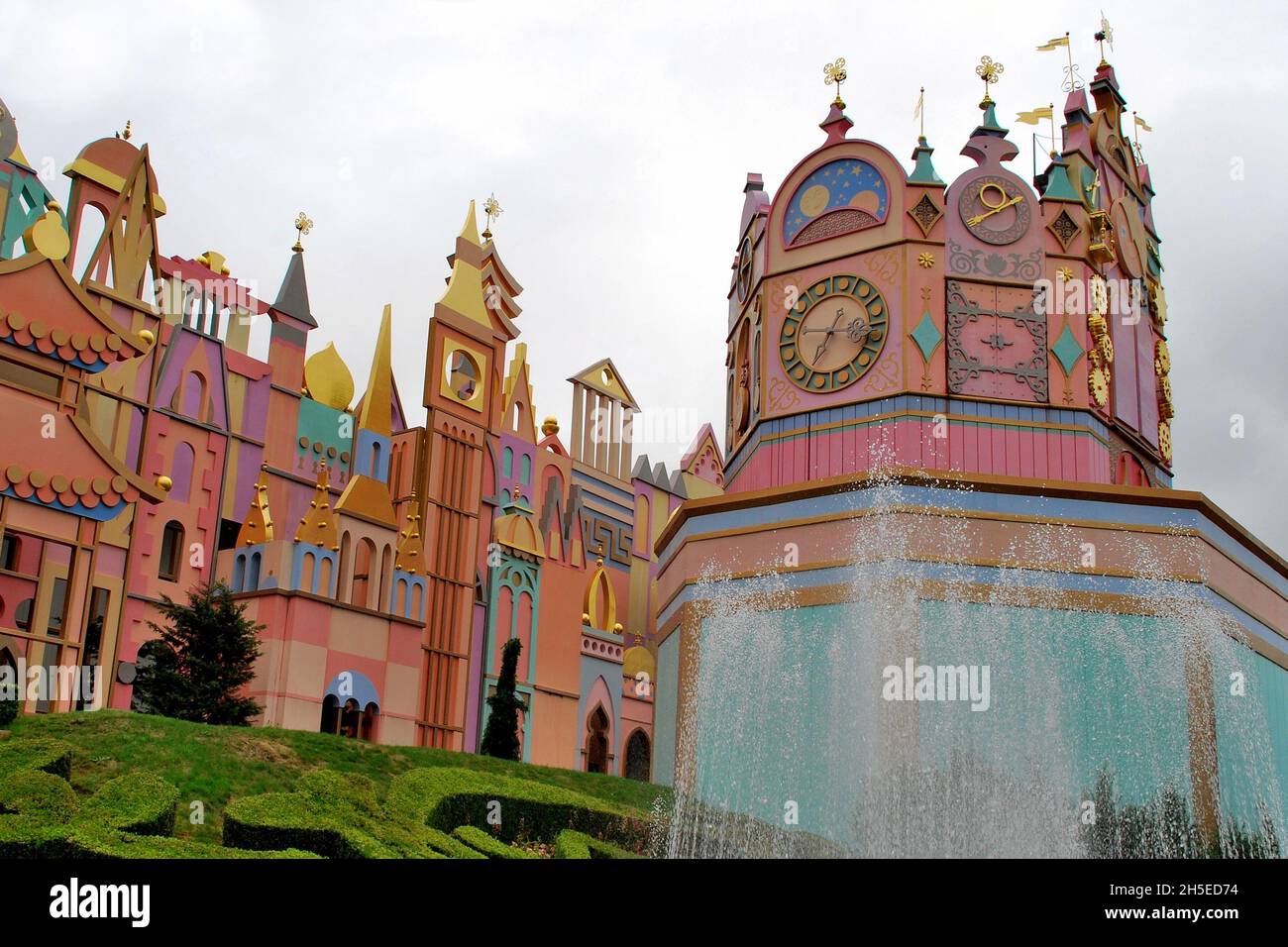 Il mondo è piccolo, Disneyland Parigi, Francia Foto Stock