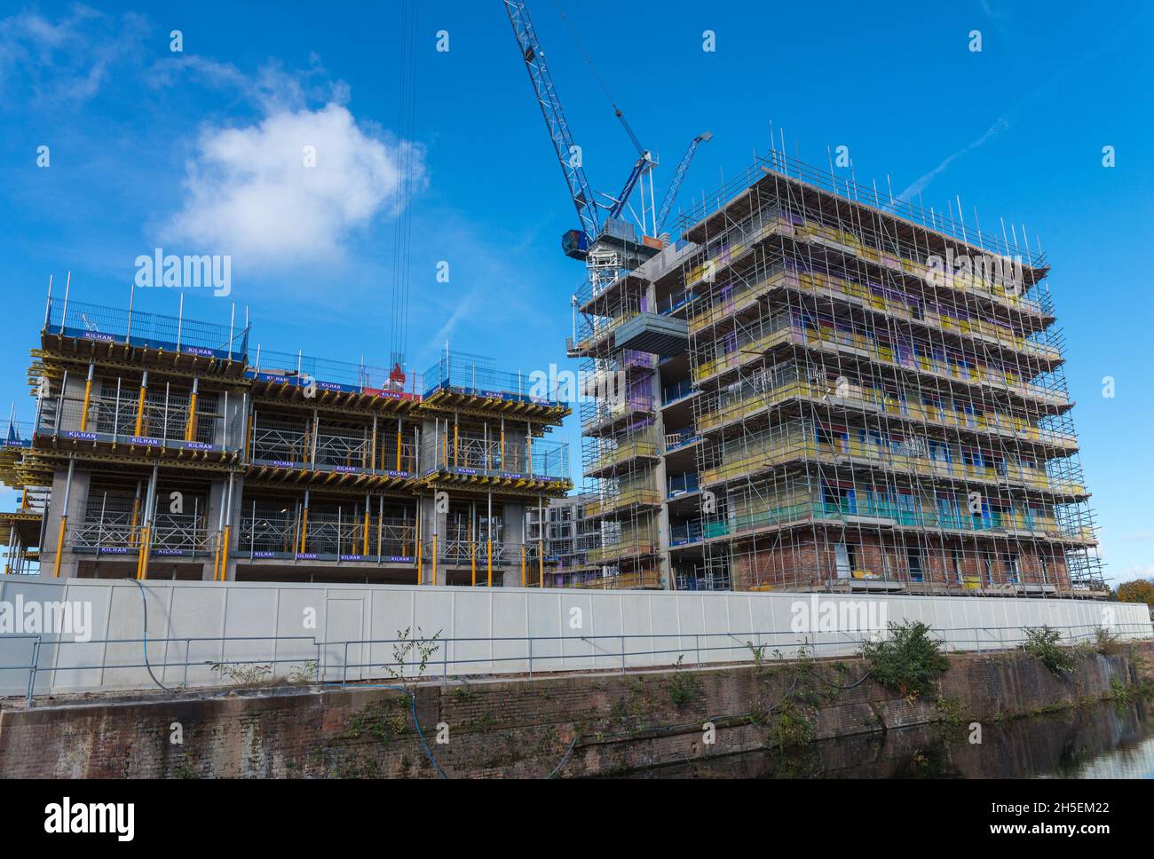 Grande nuovo sviluppo di case in brownfield a Soho Wharf a Birmingham di 750 nuove case e appartamenti da Galliard Homes e Apsley House Capital Foto Stock