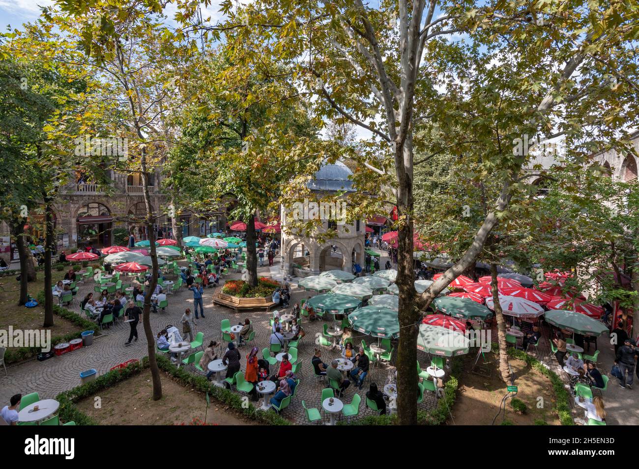 Il Koza Han (Bazaar della Seta) storico caravanserai (han) in Bursa, Turchia Foto Stock