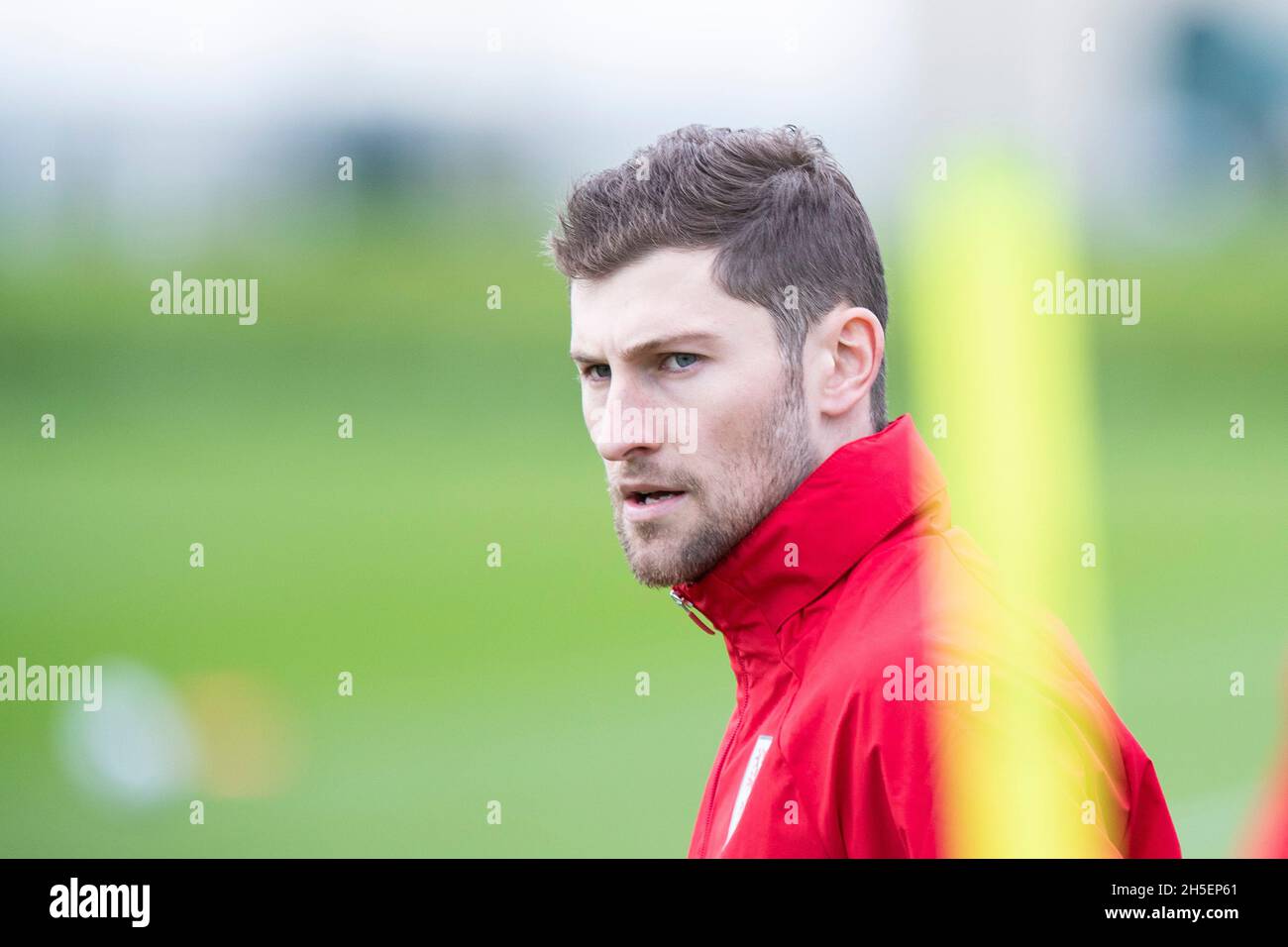 Hensol, Galles, Regno Unito. 9 novembre 2021. Ben Davies durante l'allenamento della nazionale di calcio del Galles al vale Resort, davanti alle due finali della Coppa del mondo 2022 partite di qualificazione contro Bielorussia e Belgio. Credit: Mark Hawkins/Alamy Live News Foto Stock