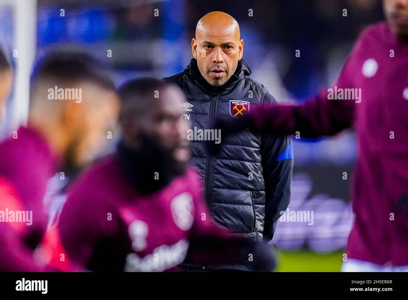 GENK, BELGIO - 4 NOVEMBRE: Il primo Team Coach Paul Nevin del West Ham United si presenta durante il Gruppo H - UEFA Europa League partita tra KRC Genk e West Ham United alla Cegeka Arena il 4 novembre 2021 a Genk, Belgio (Foto di Joris Verwijst/Orange Pictures) Foto Stock