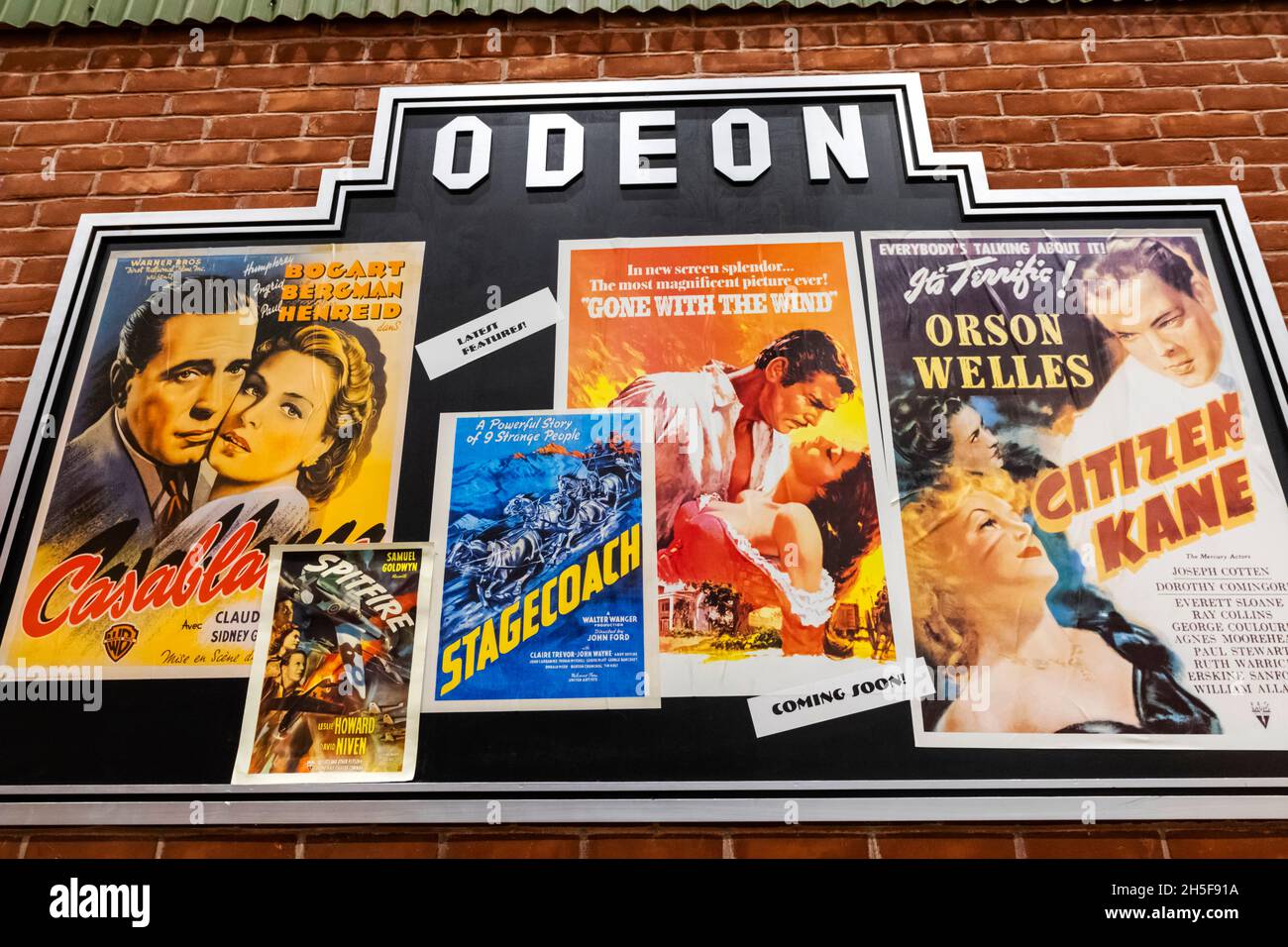 Inghilterra, Hampshire, Basingstoke, Milestones Museum, esposizione di Odean Cinema Vintage poster di film Foto Stock