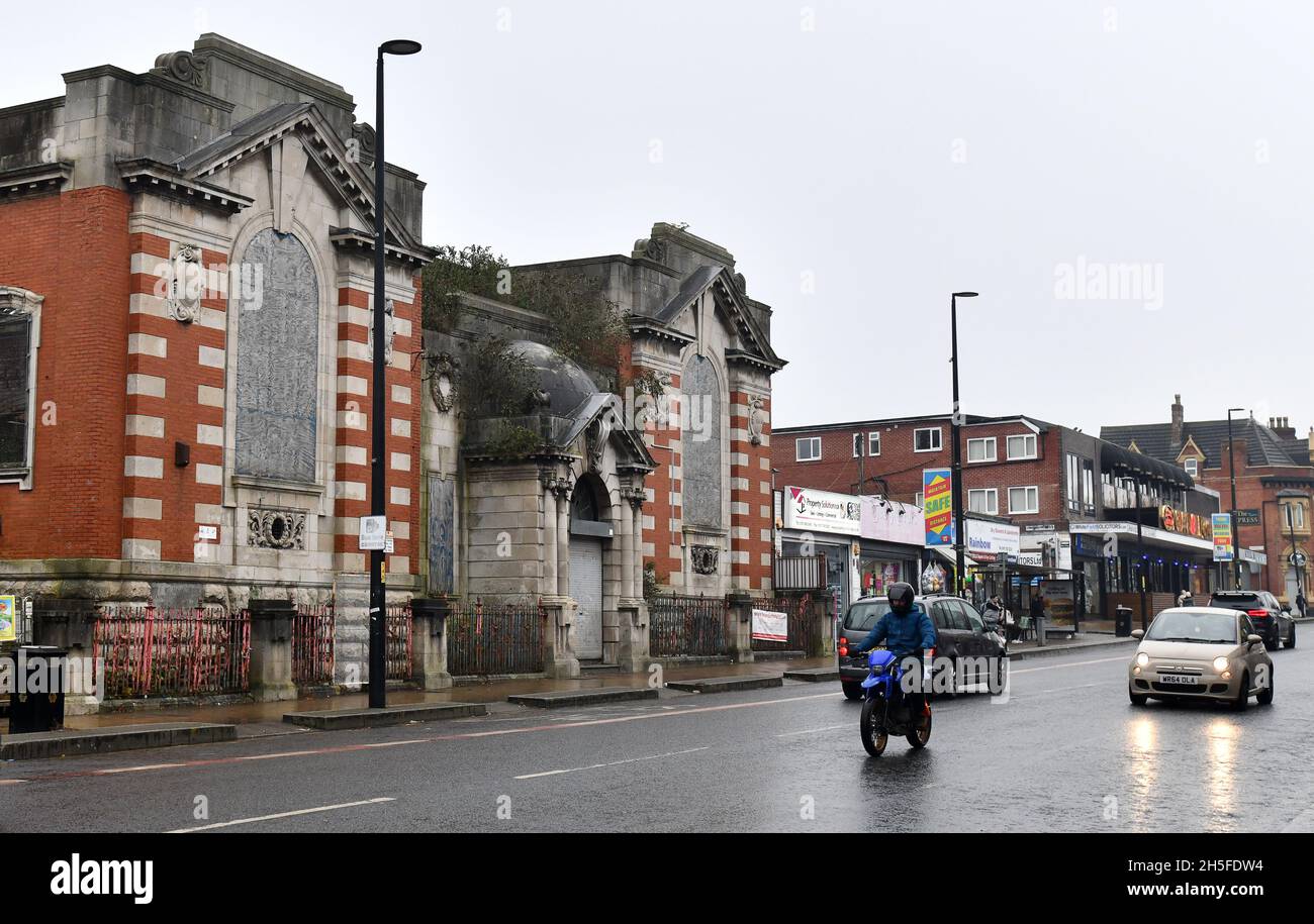 Crumpsall e Cheetham Hill Library in condizioni dilapidate Cheetham Hill, Greater Manchester, Lancashire, Gran Bretagna Foto Stock