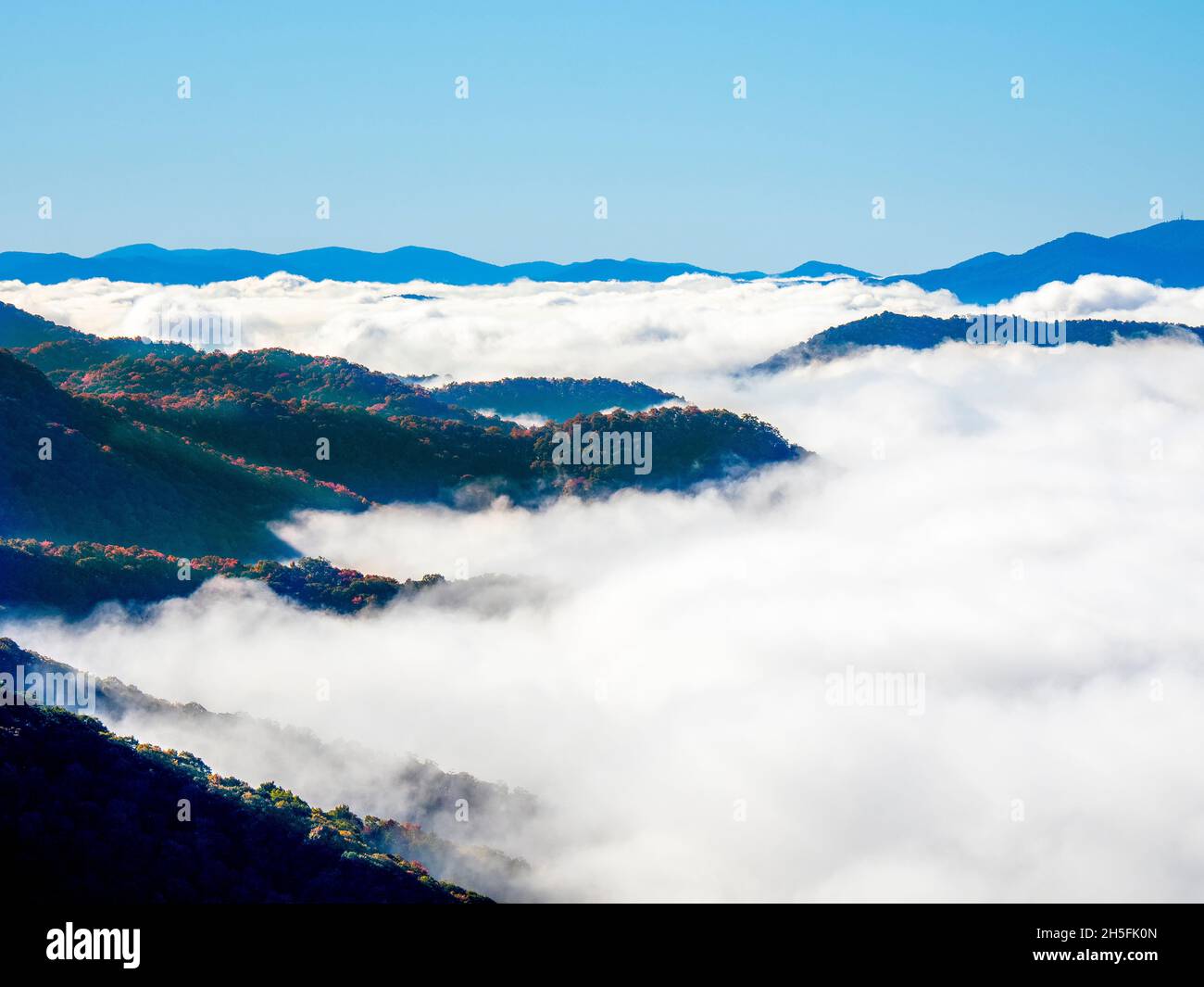 Nuvole nella valle da Gap Road ritrovata nel Parco Nazionale delle Great Smoky Mountains nel North Carolina Foto Stock