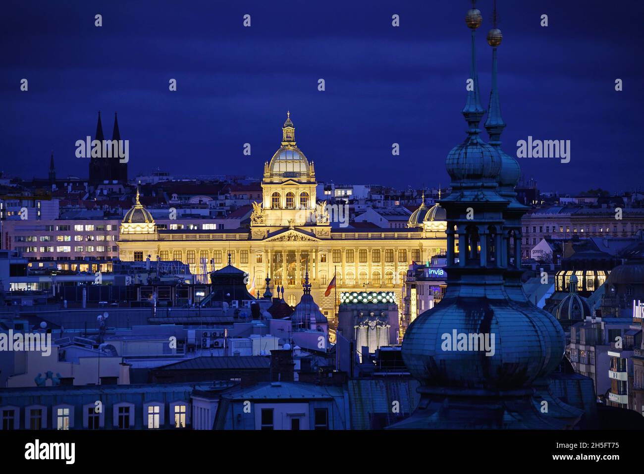 Edificio del museo nazionale di Praga in Piazza Venceslao, famoso punto di riferimento della Repubblica Ceca in Europa Foto Stock