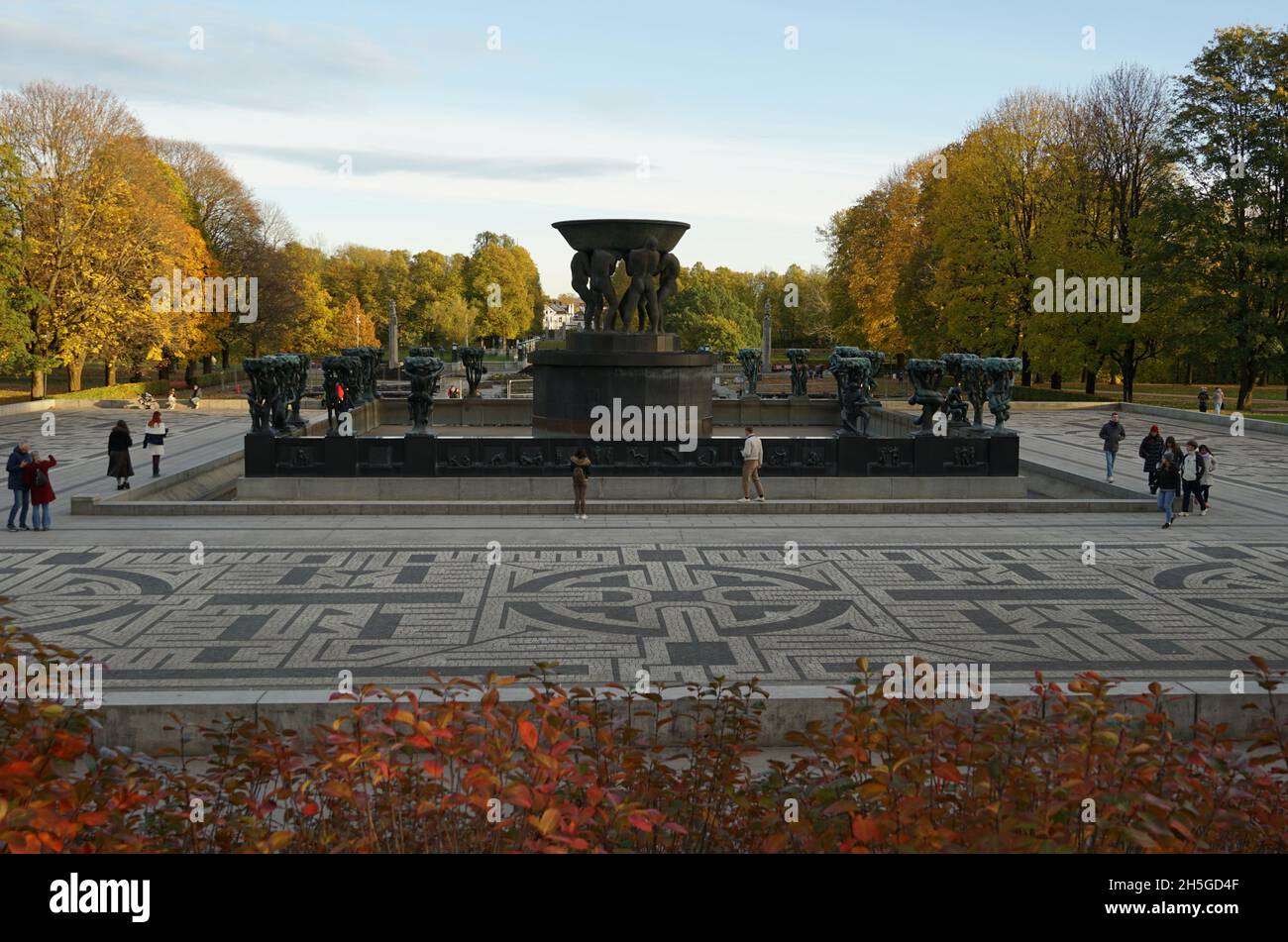 Oslo, Norvegia, 23 ottobre 2021. Vista aerea del famoso Parco Frogner con sculture di Gustav Vigeland nella splendida giornata autunnale Foto Stock